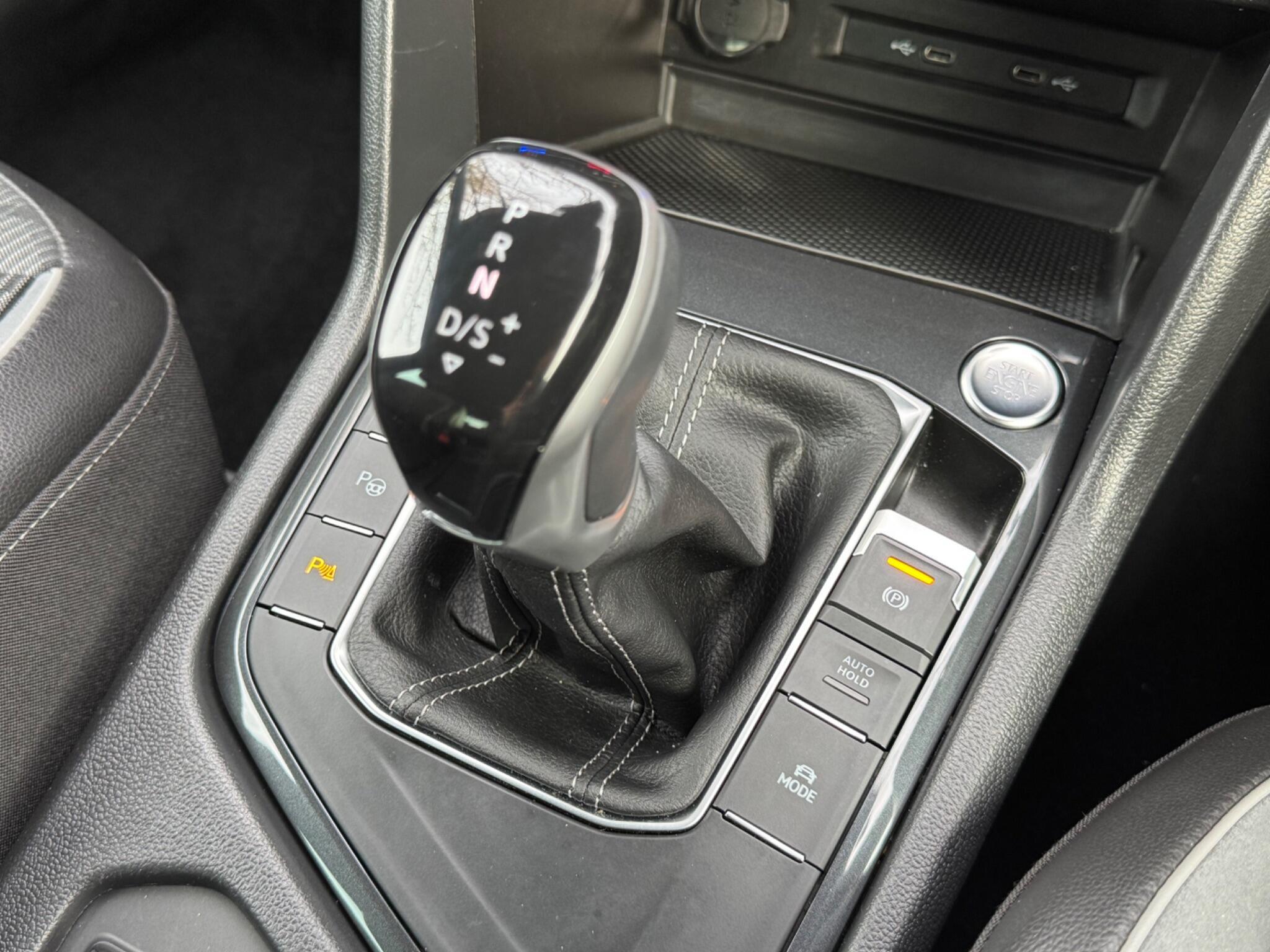 Volkswagen Tiguan - Image 11