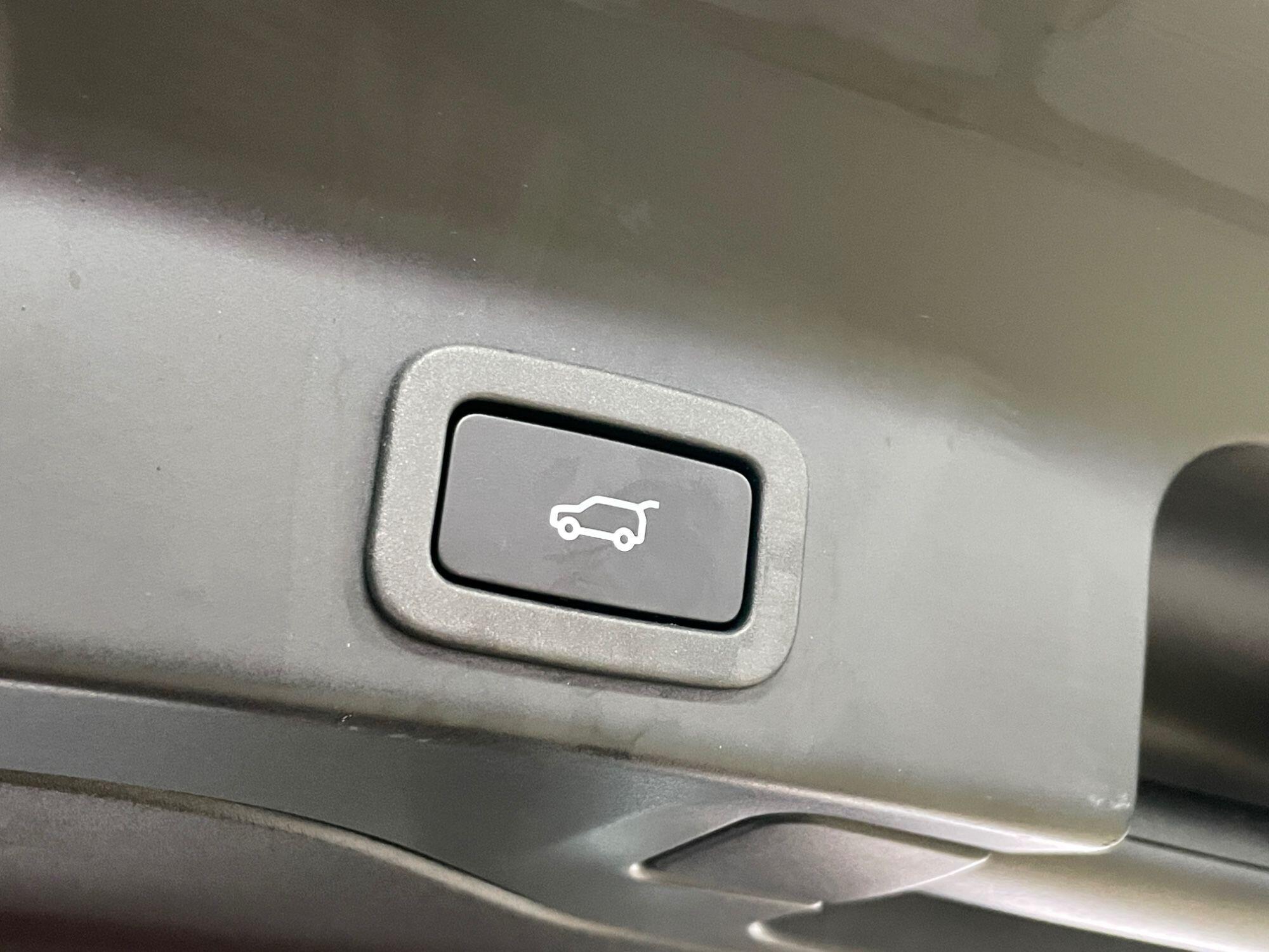 Jaguar F-Pace - Image 19