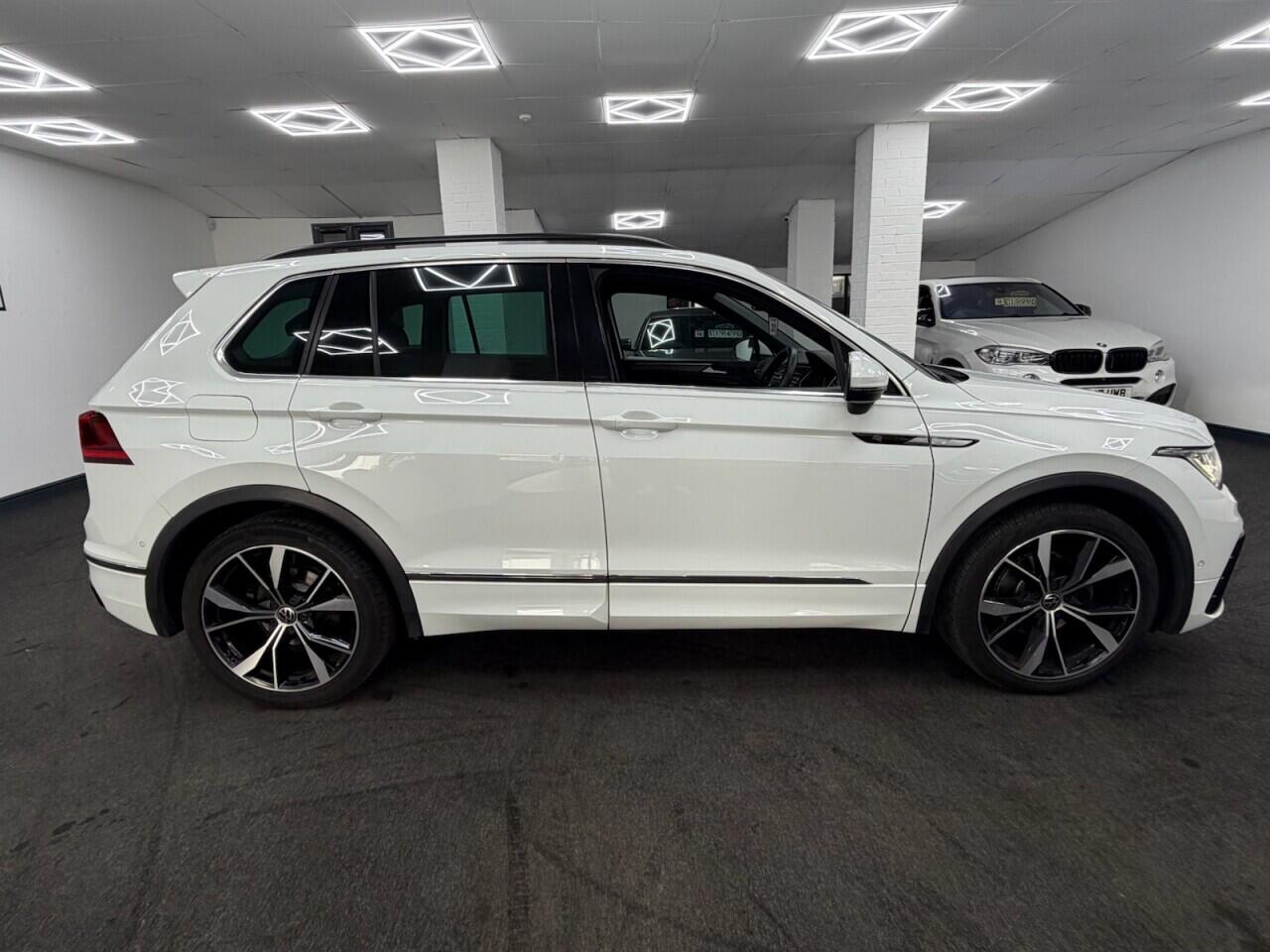 Volkswagen Tiguan - Image 3