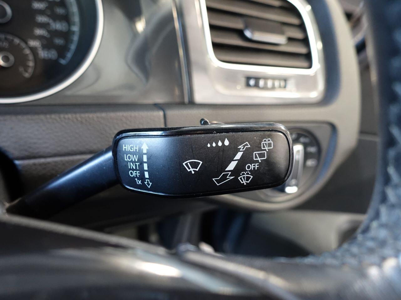 Volkswagen Golf - Image 27