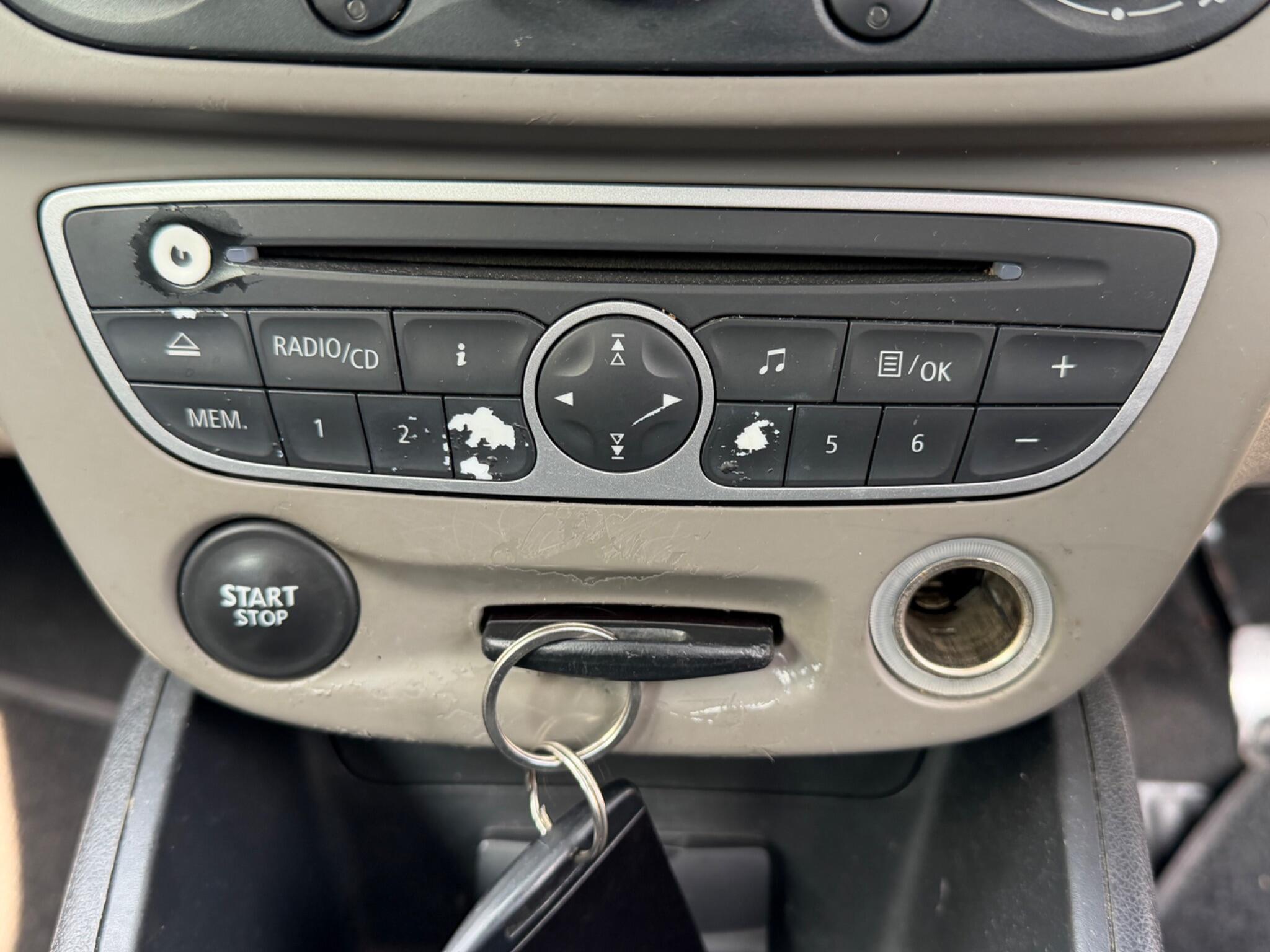 Renault Megane - Image 17