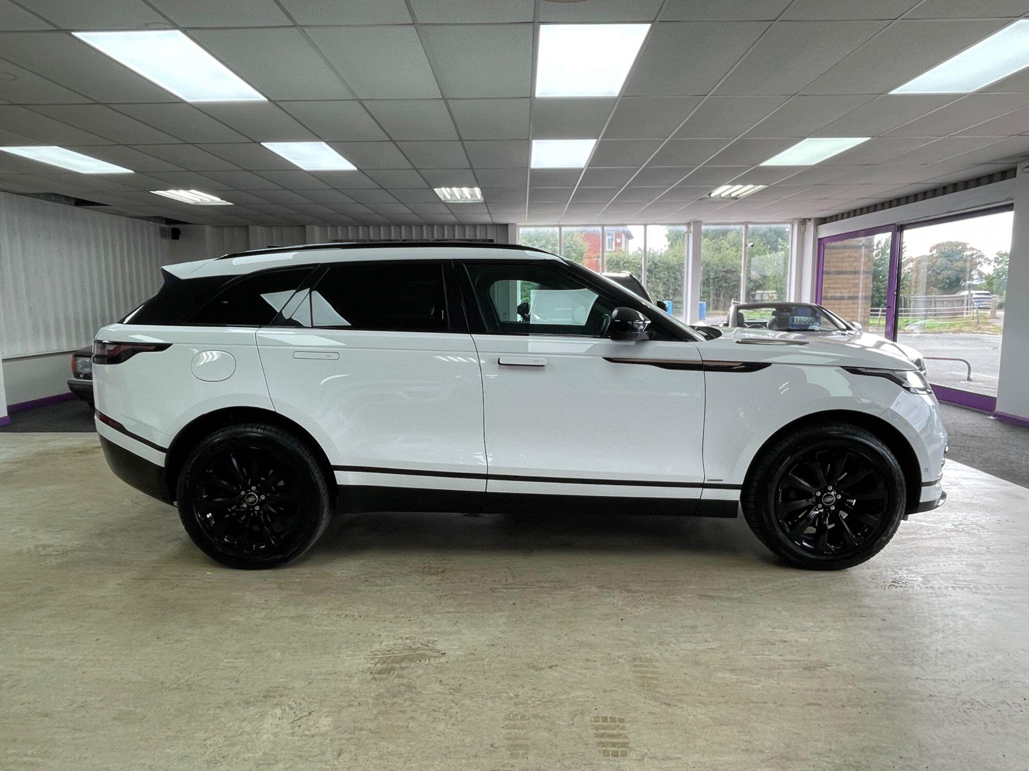 Land Rover Range Rover Velar - Image 11