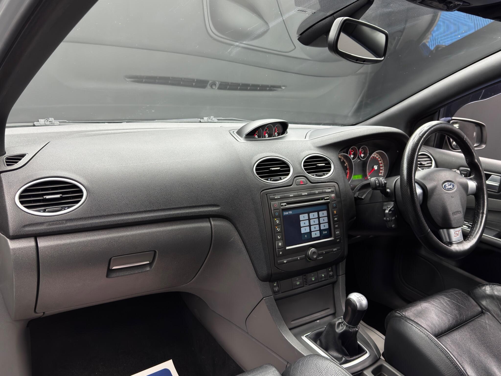 Ford Focus - Image 11