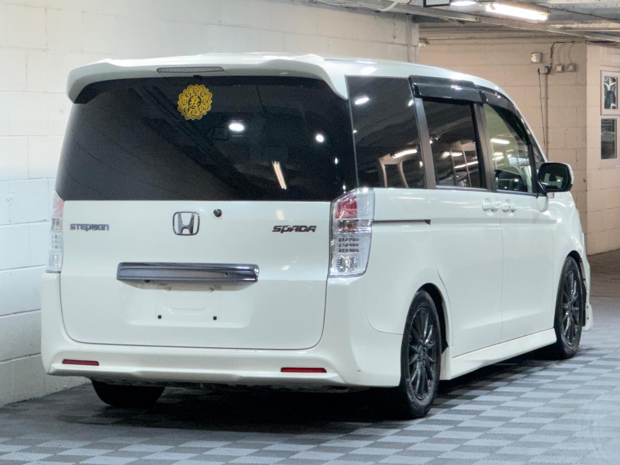 Honda Stepwagon - Image 4