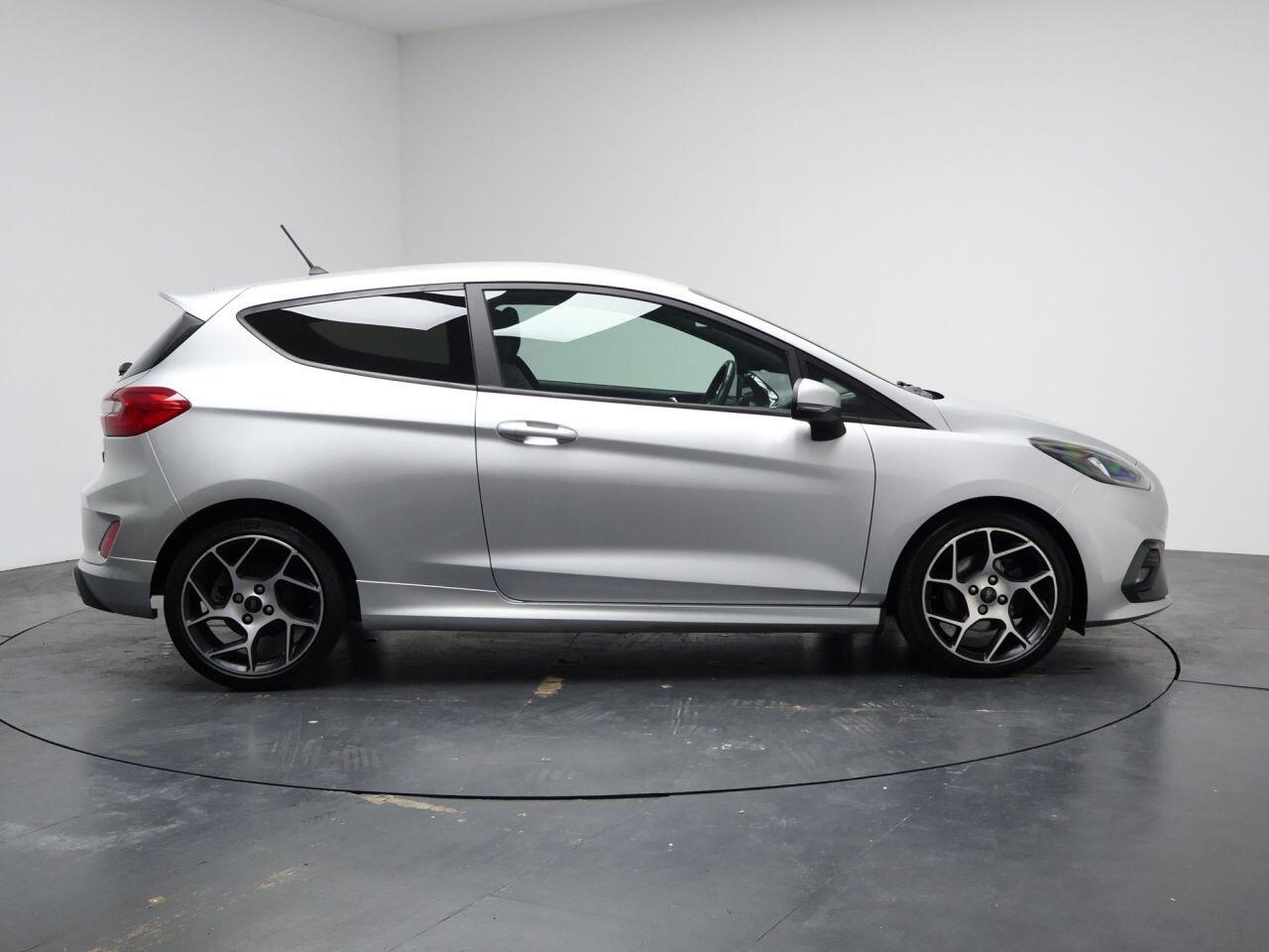 Ford Fiesta - Image 14