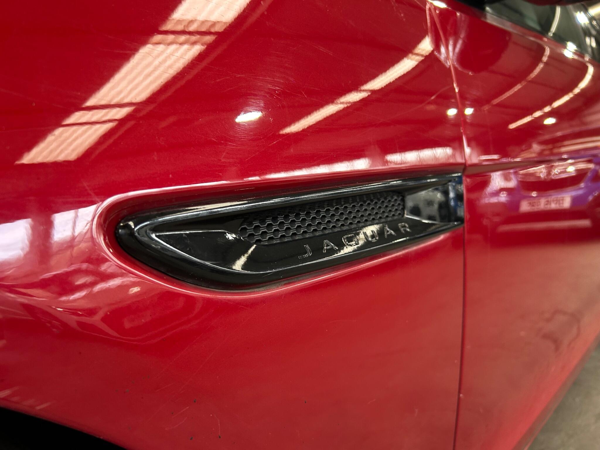 Jaguar XF - Image 31