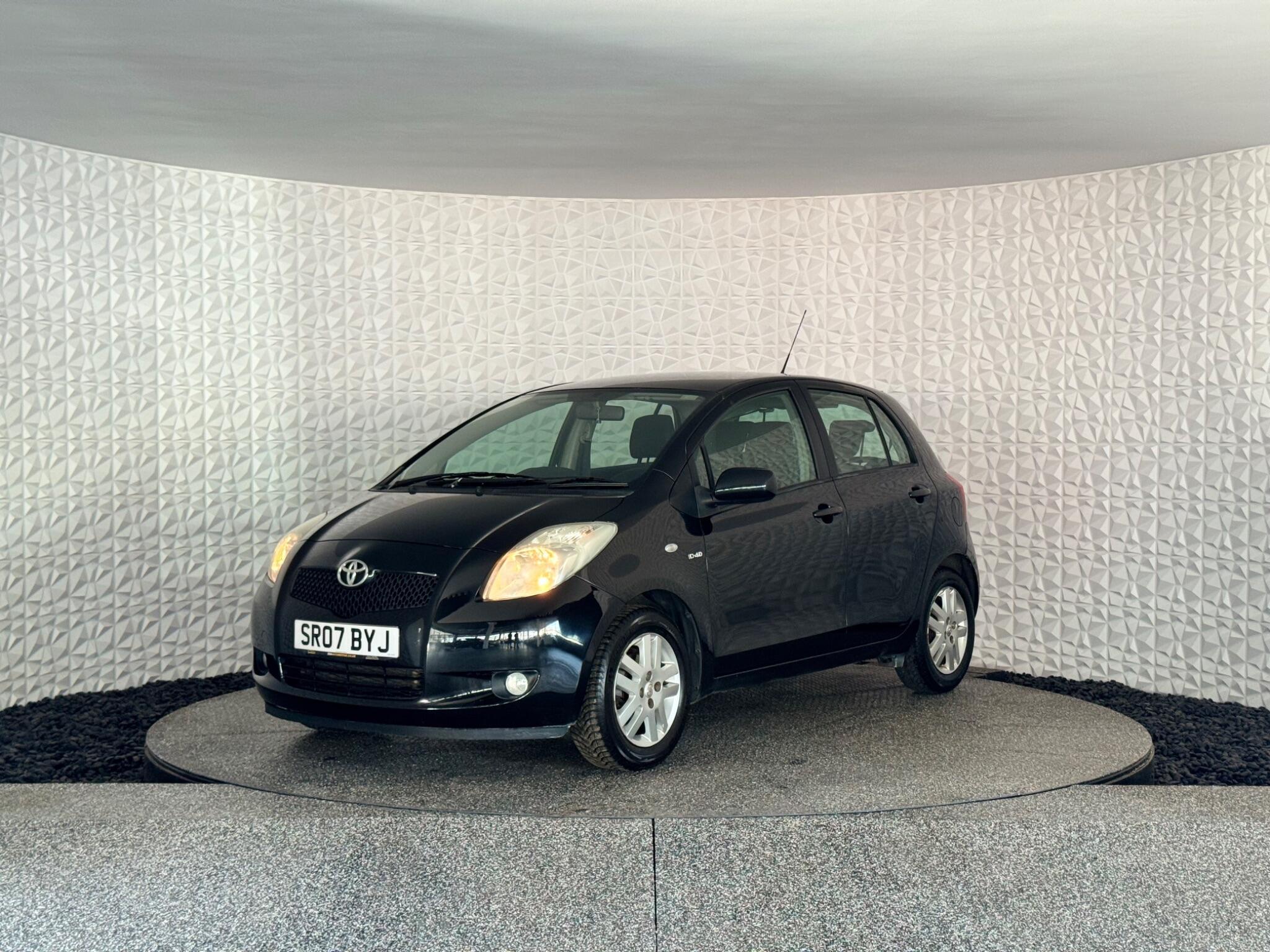Toyota Yaris - Image 19