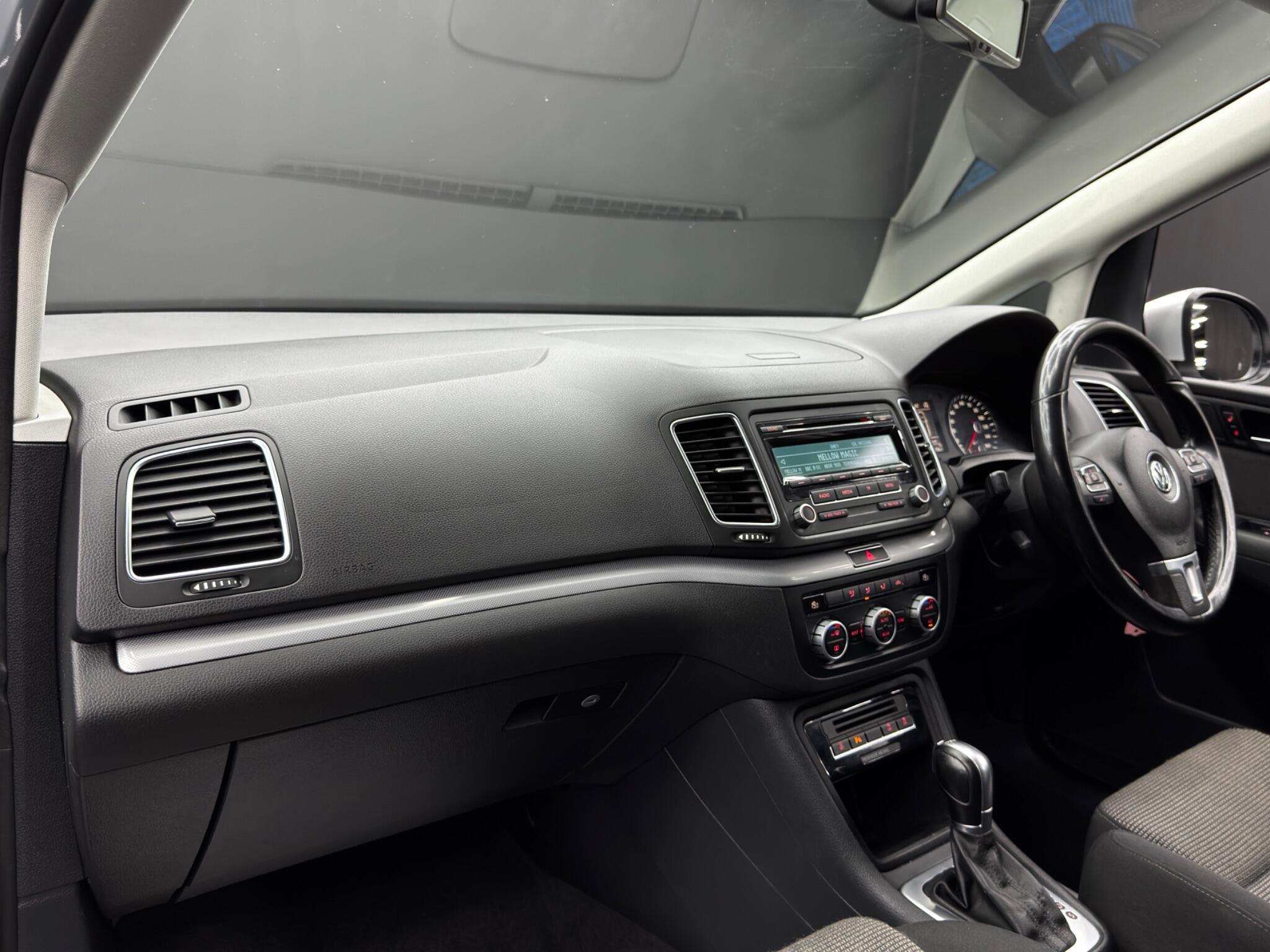 Volkswagen Sharan - Image 11