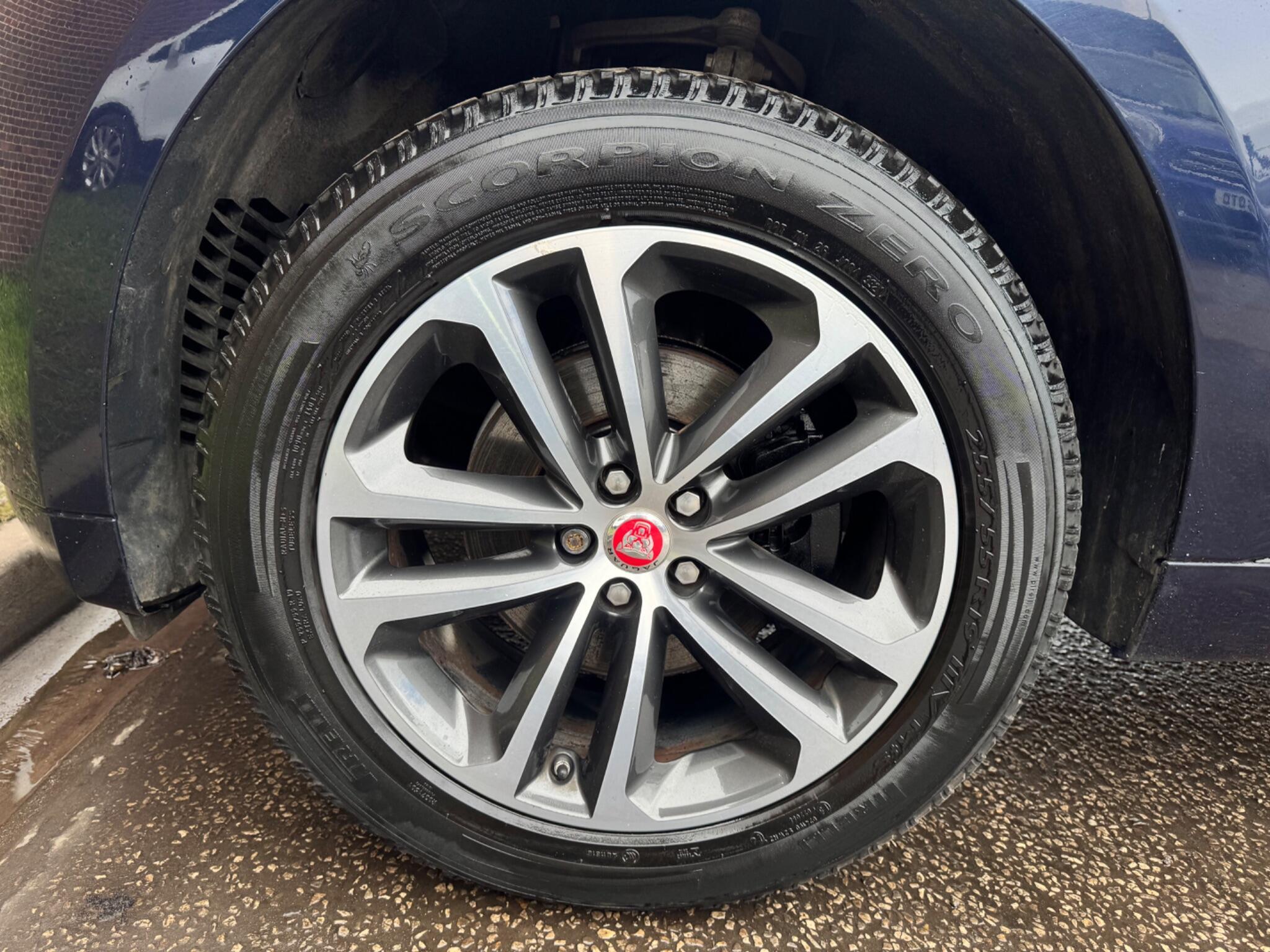 Jaguar F-Pace - Image 37