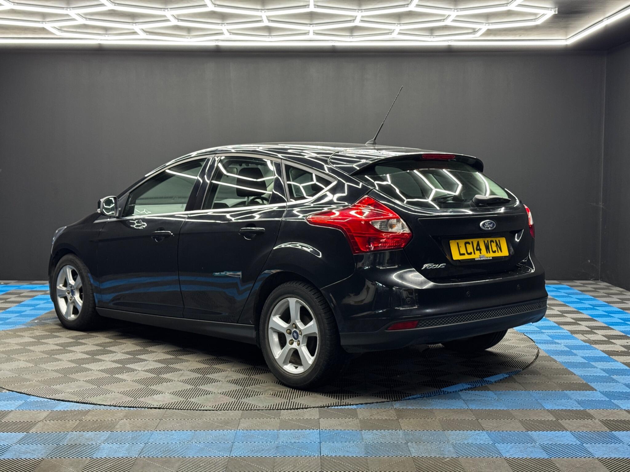 Ford Focus - Image 7