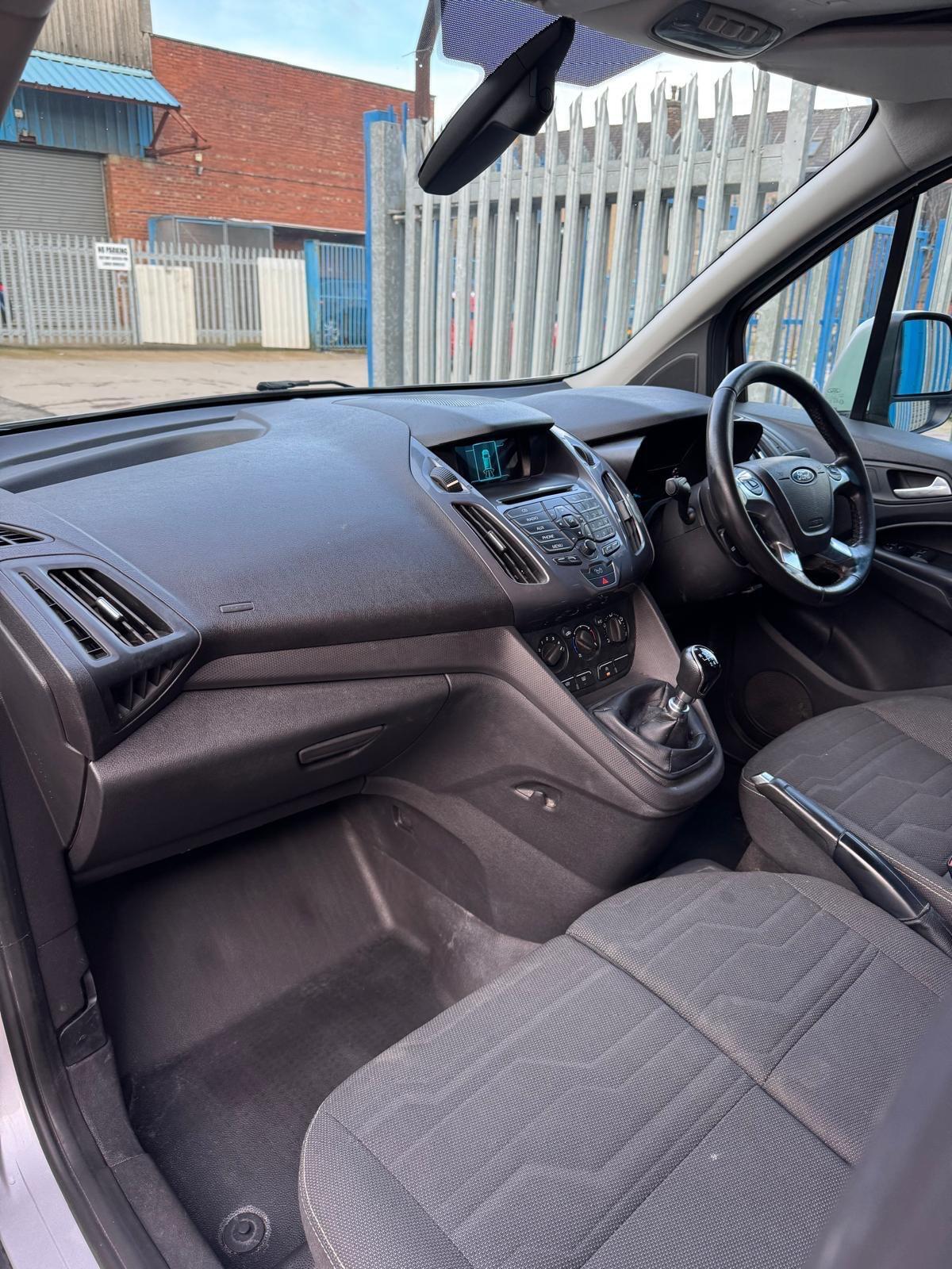 Ford Transit Connect - Image 18