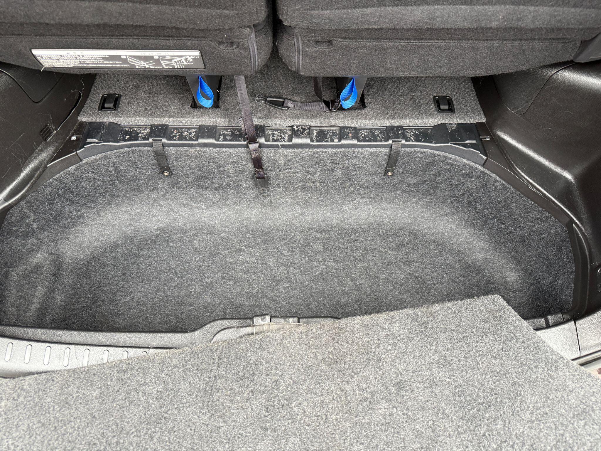 Nissan Serena - Image 86