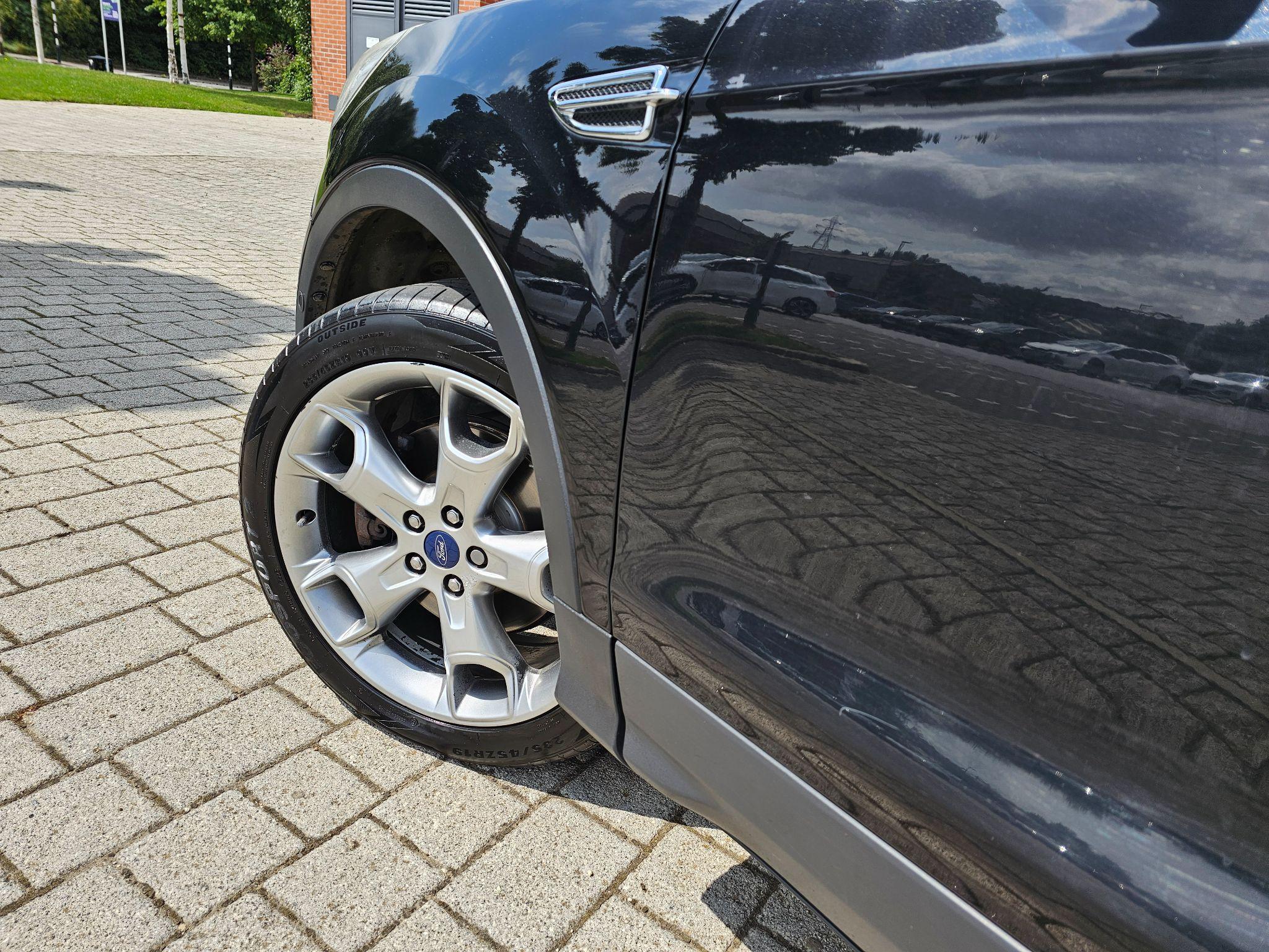 Ford Kuga - Image 35