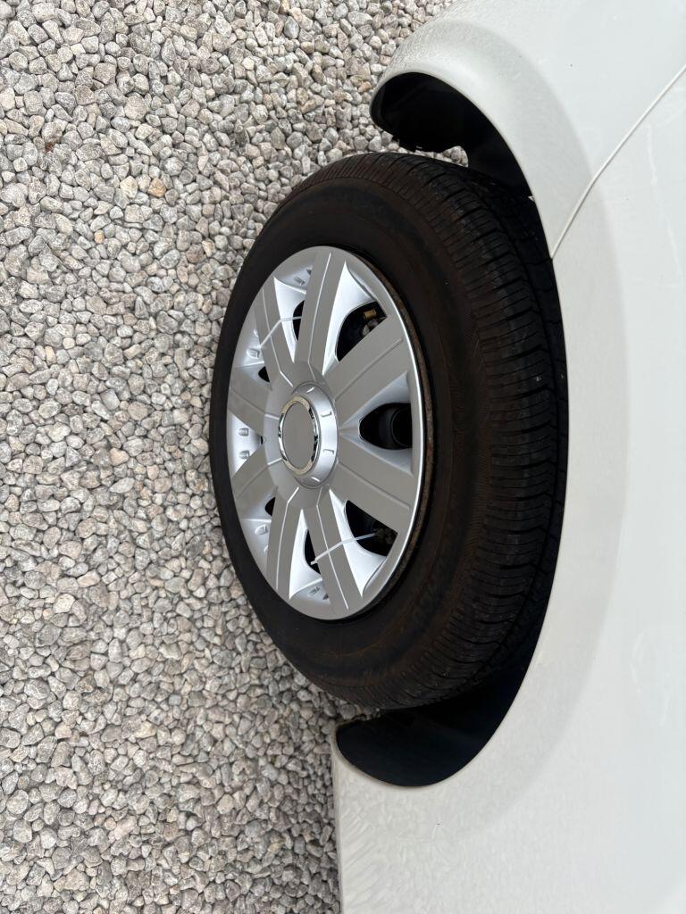 Ford KA - Image 14
