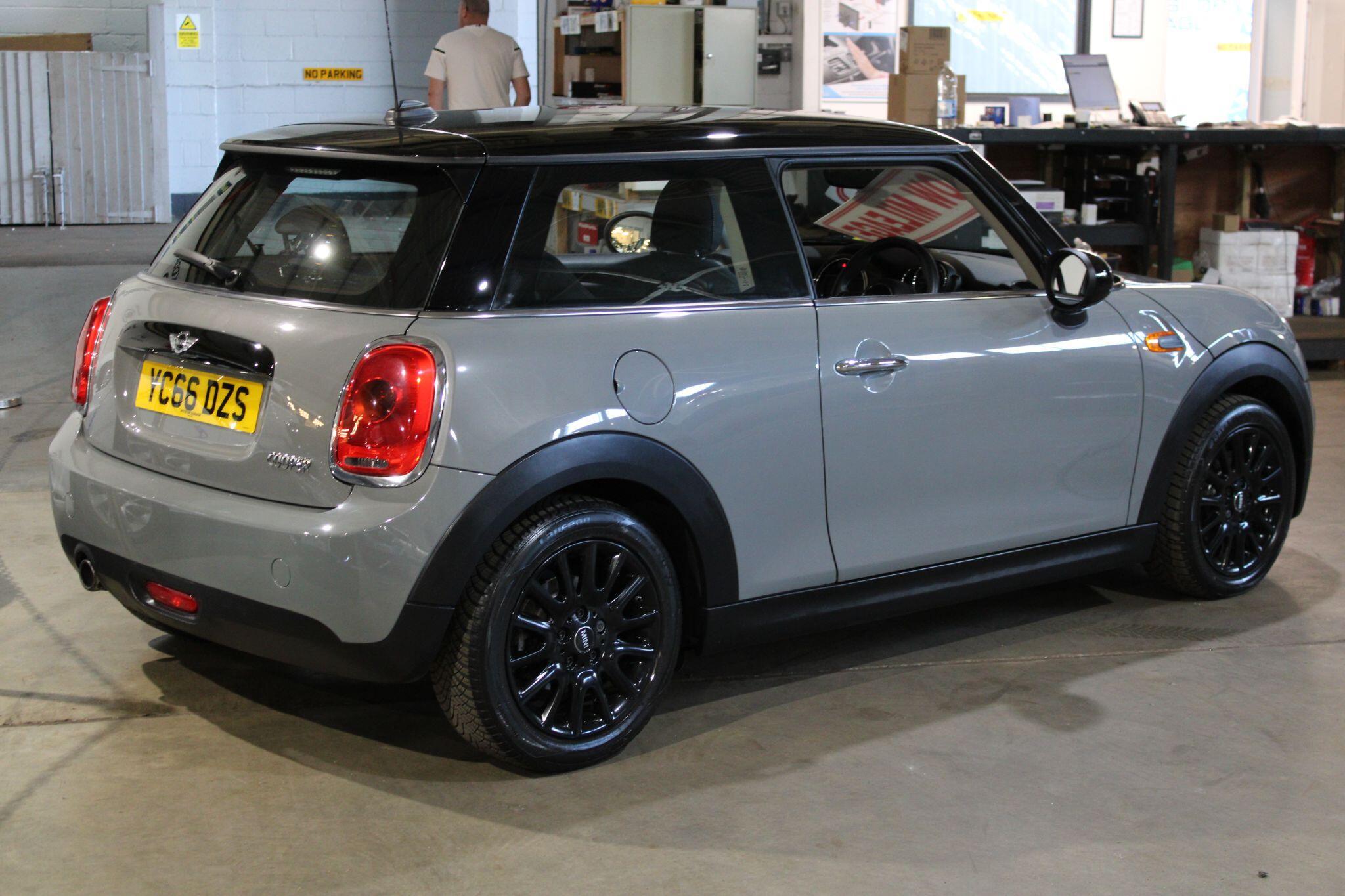 MINI Hatch - Image 15