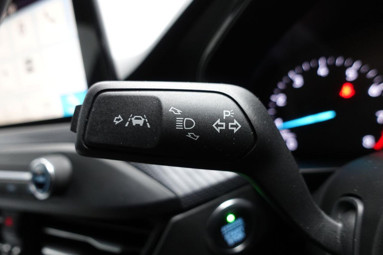 Ford Focus - Image 34