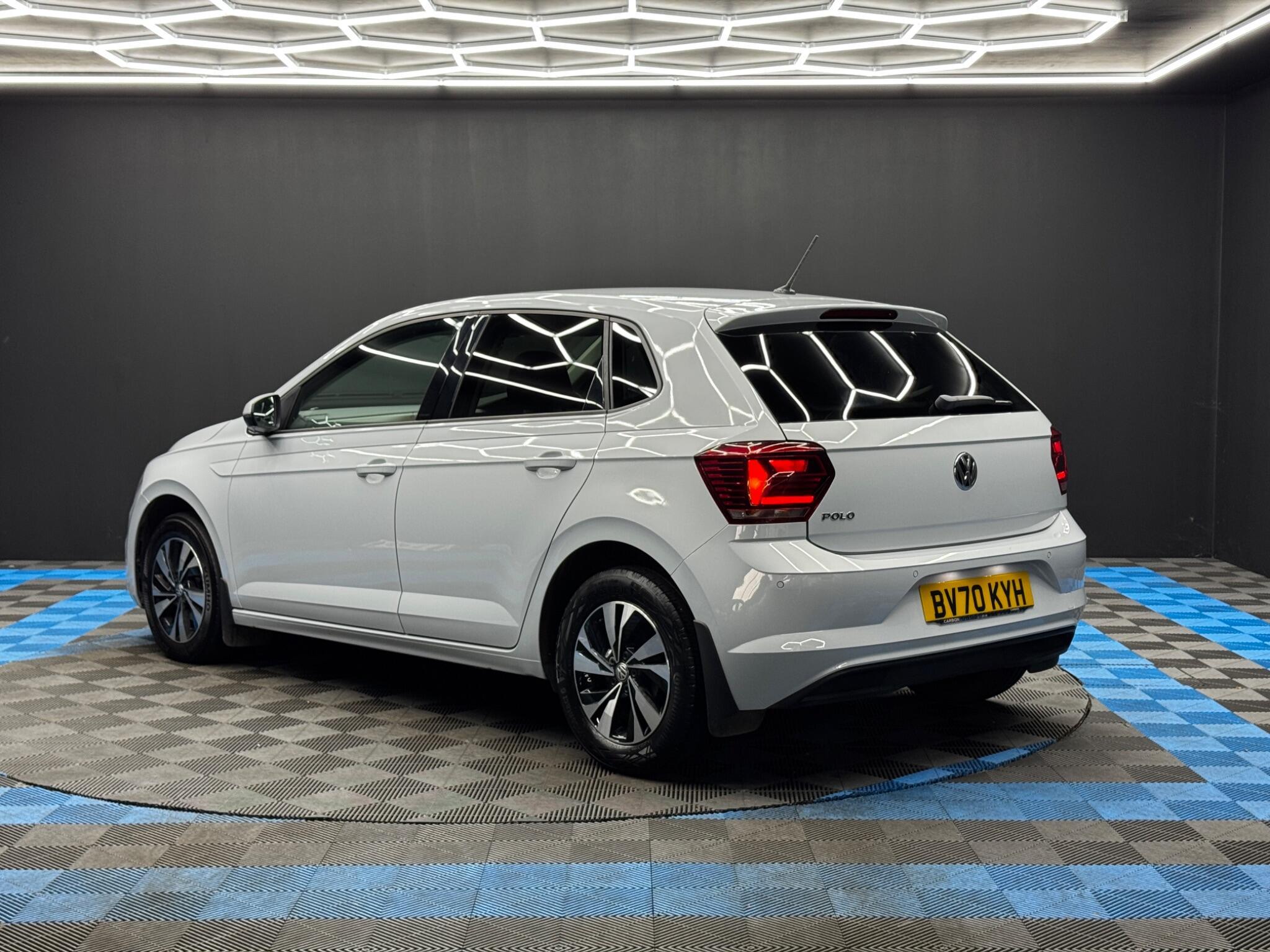 Volkswagen Polo - Image 7