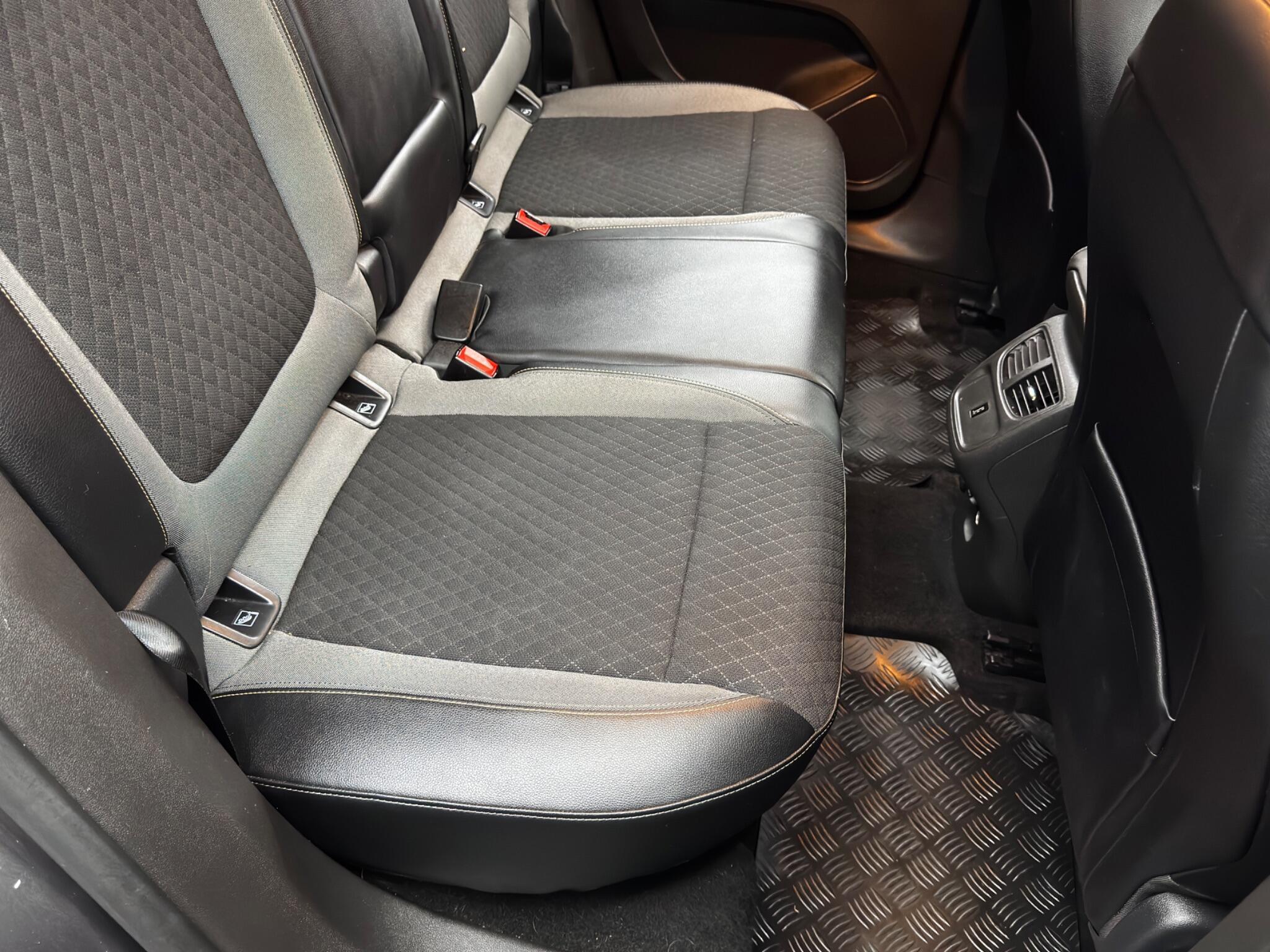 Vauxhall Grandland X - Image 15