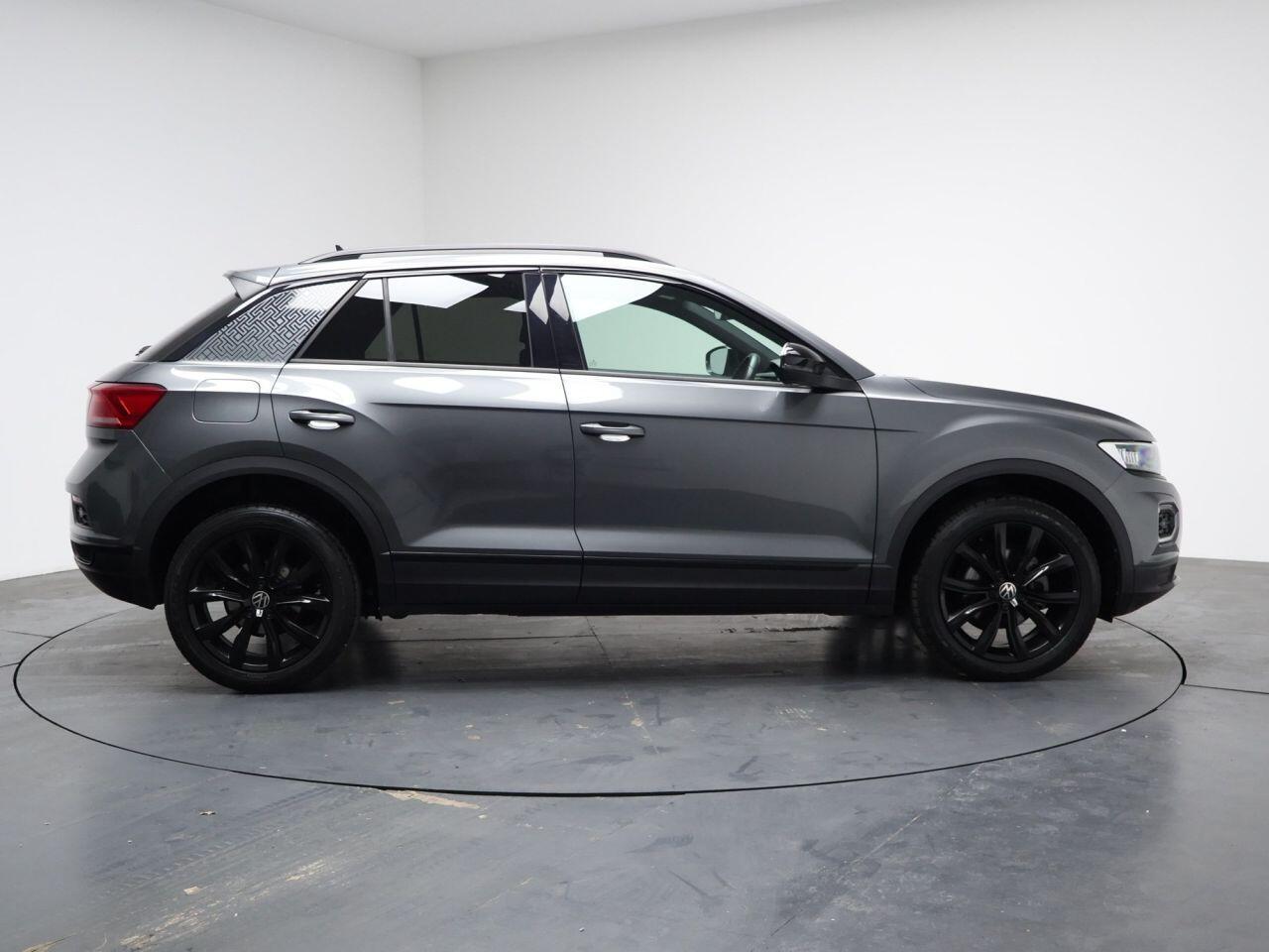 Volkswagen T-Roc - Image 14