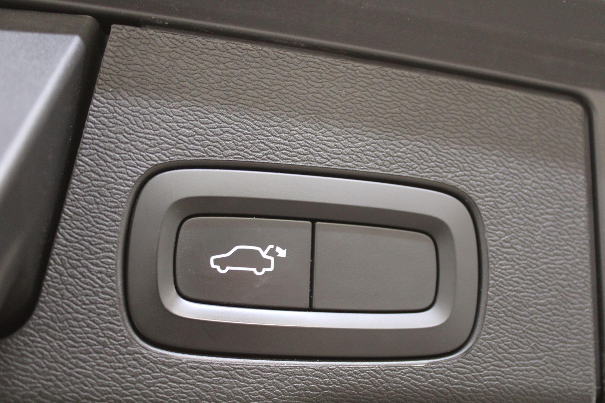 Volvo XC60 - Image 17