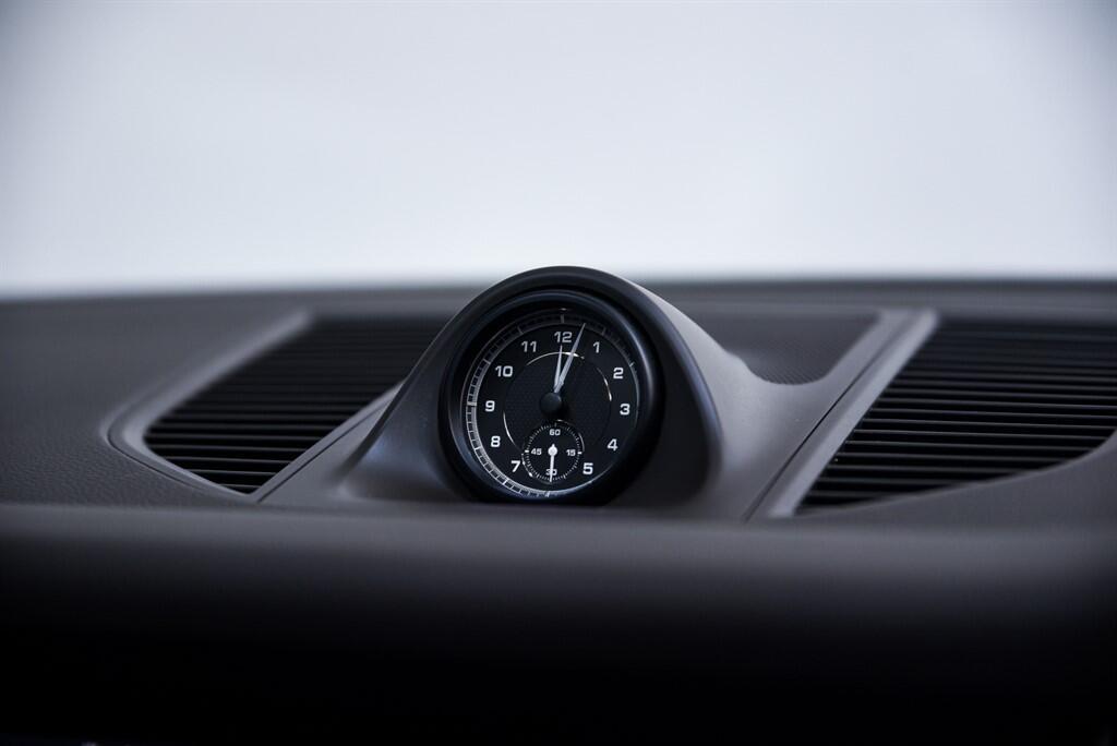 Porsche Macan - Image 31
