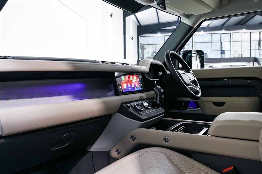 Land Rover Defender 110 - Image 2