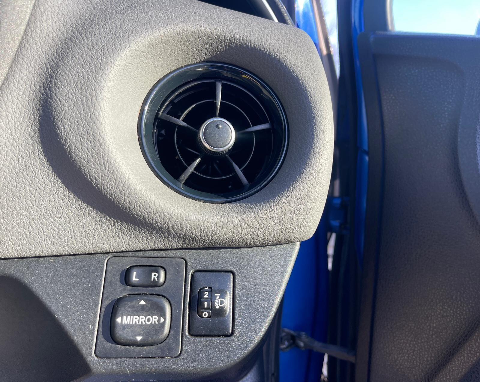 Toyota Yaris - Image 29