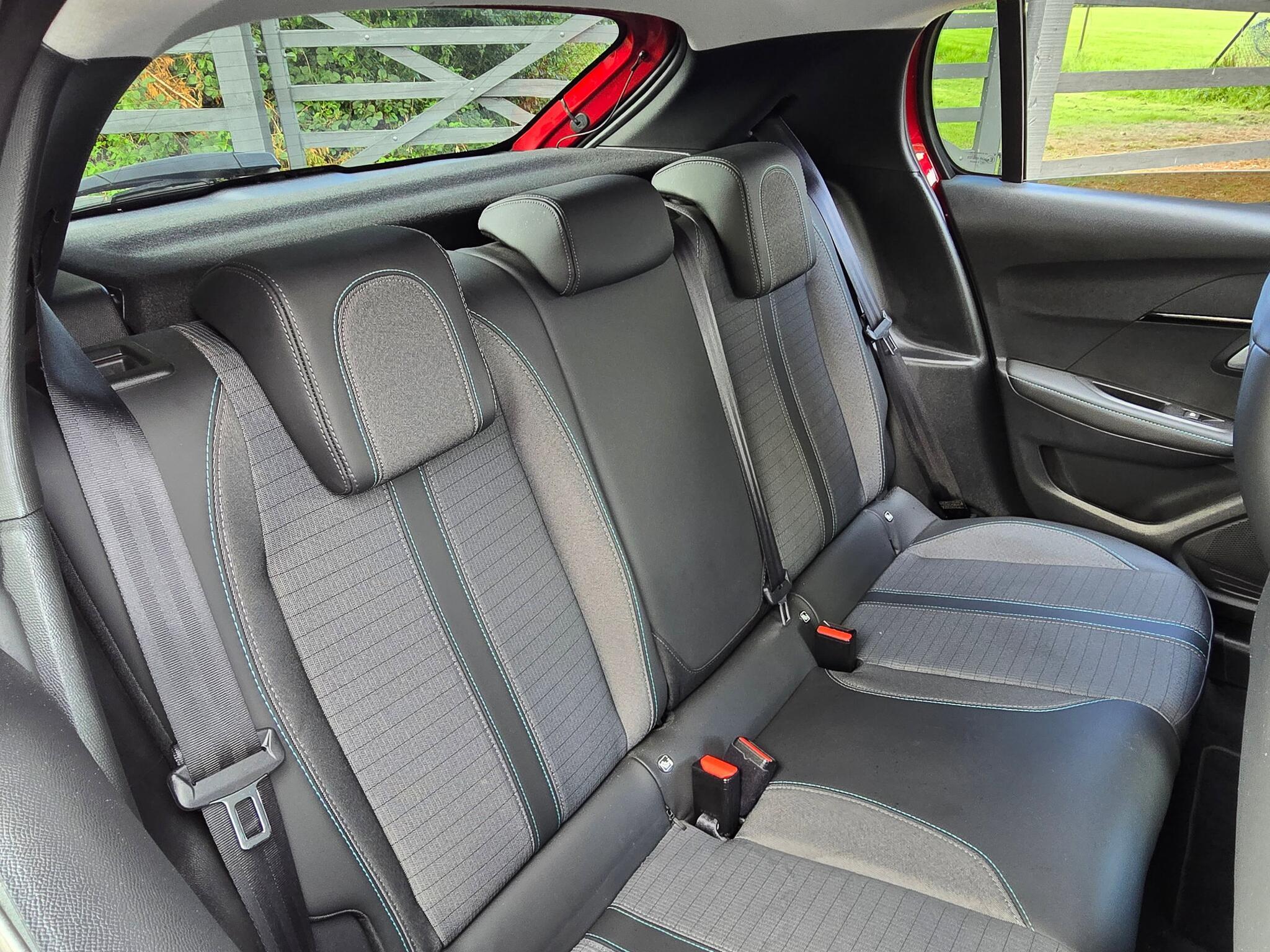 Peugeot 208 - Image 11