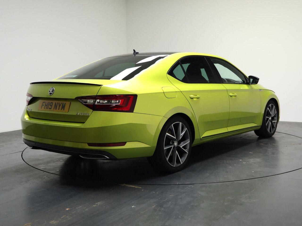 Skoda Superb - Image 18
