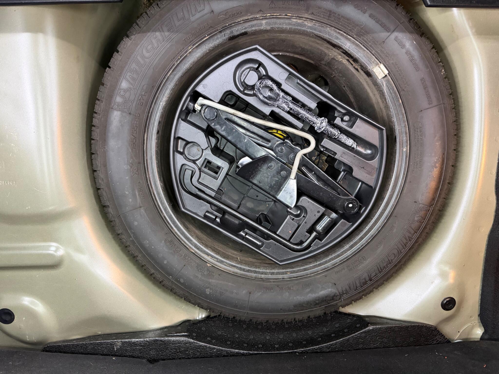 Peugeot 208 - Image 24