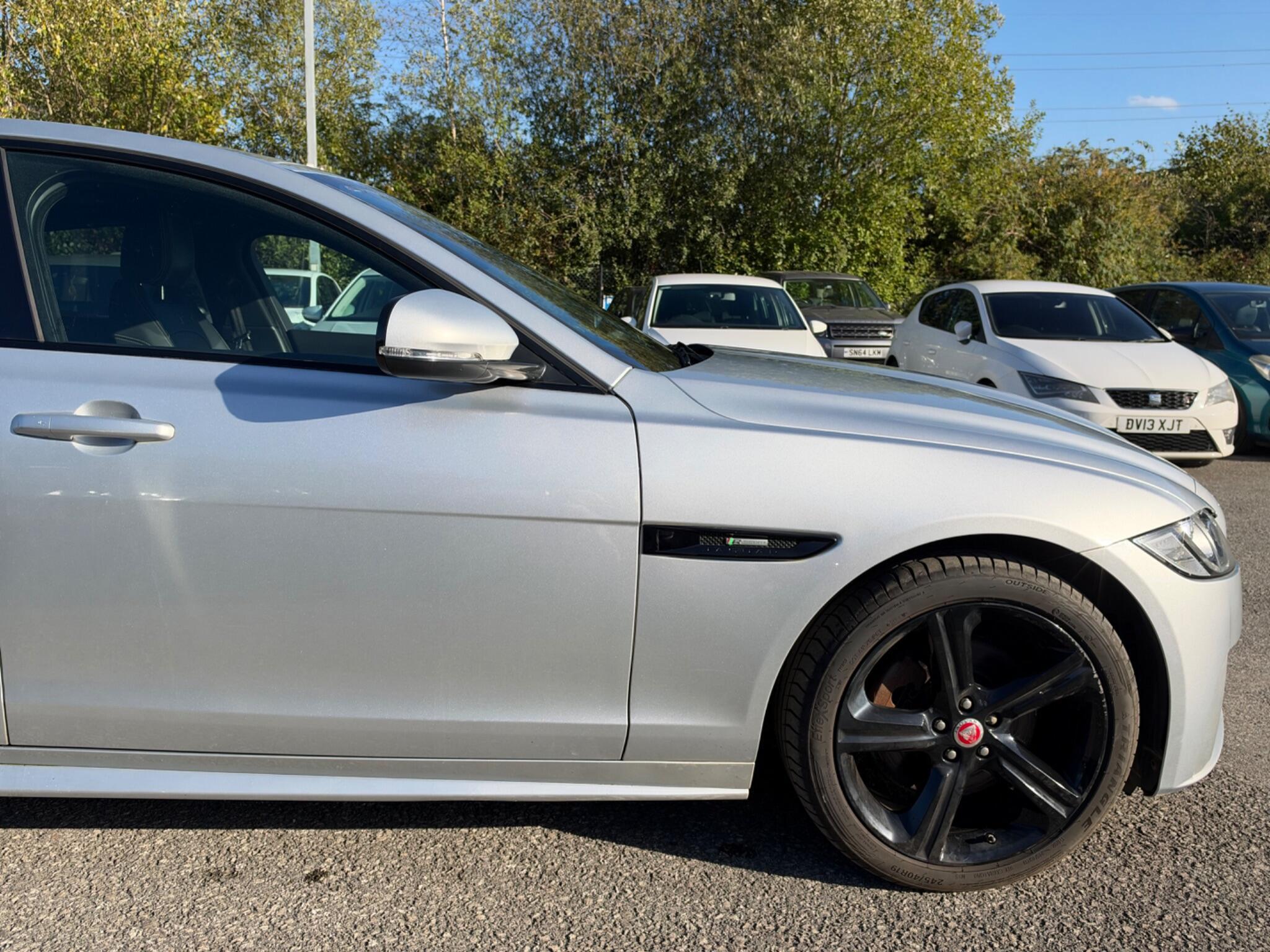 Jaguar XF - Image 19