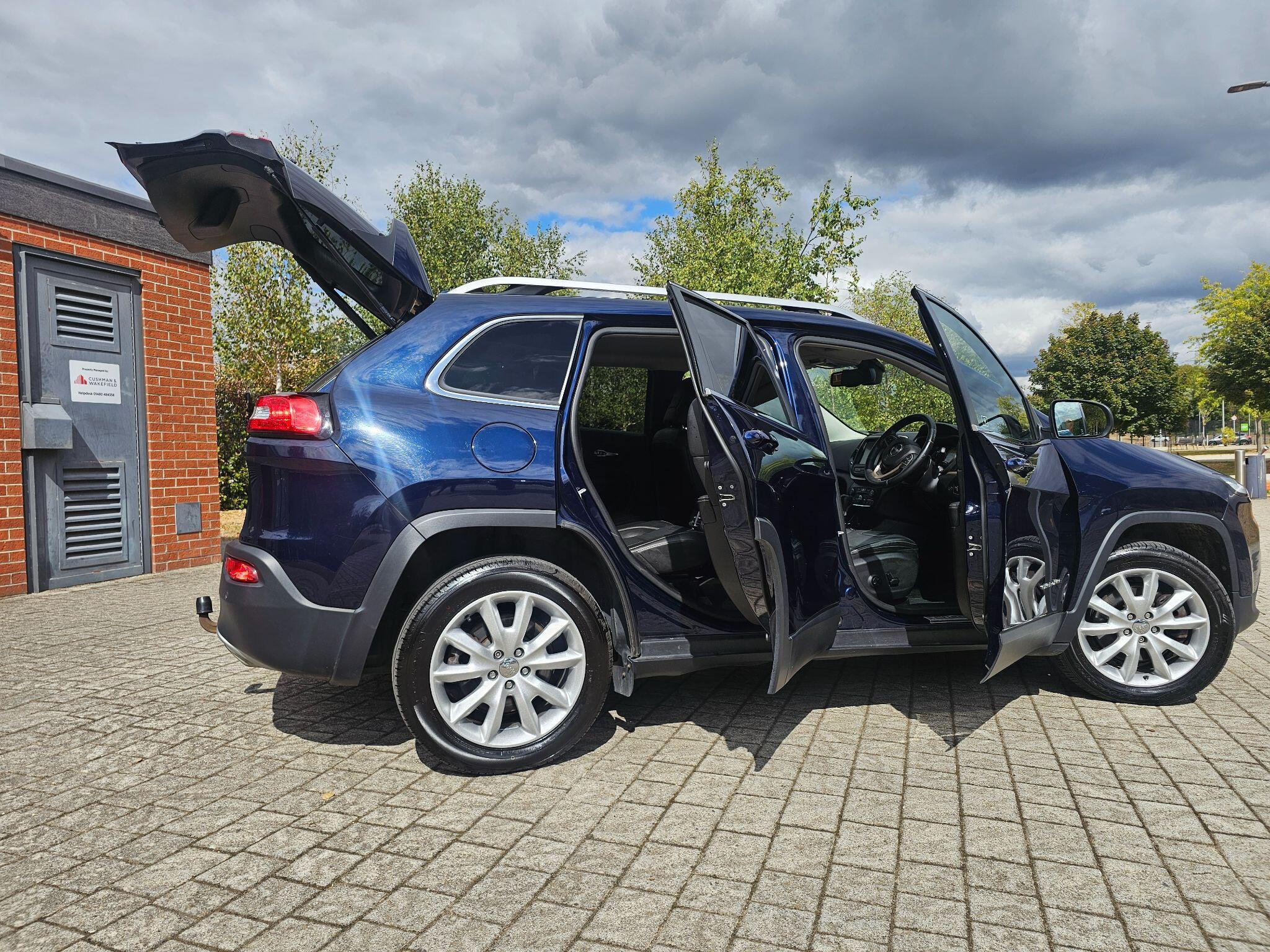 Jeep Cherokee - Image 10
