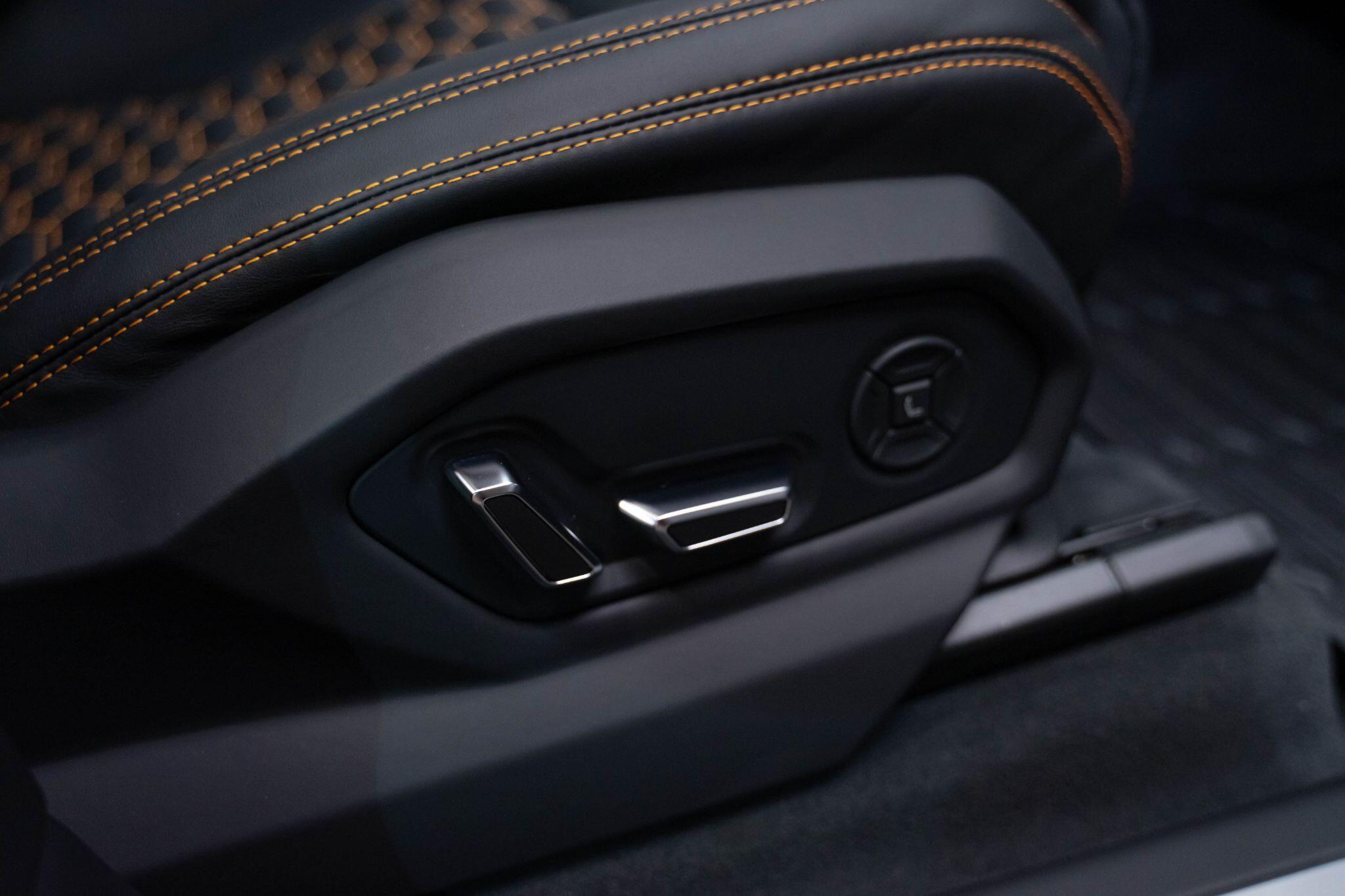 Lamborghini Urus - Image 18