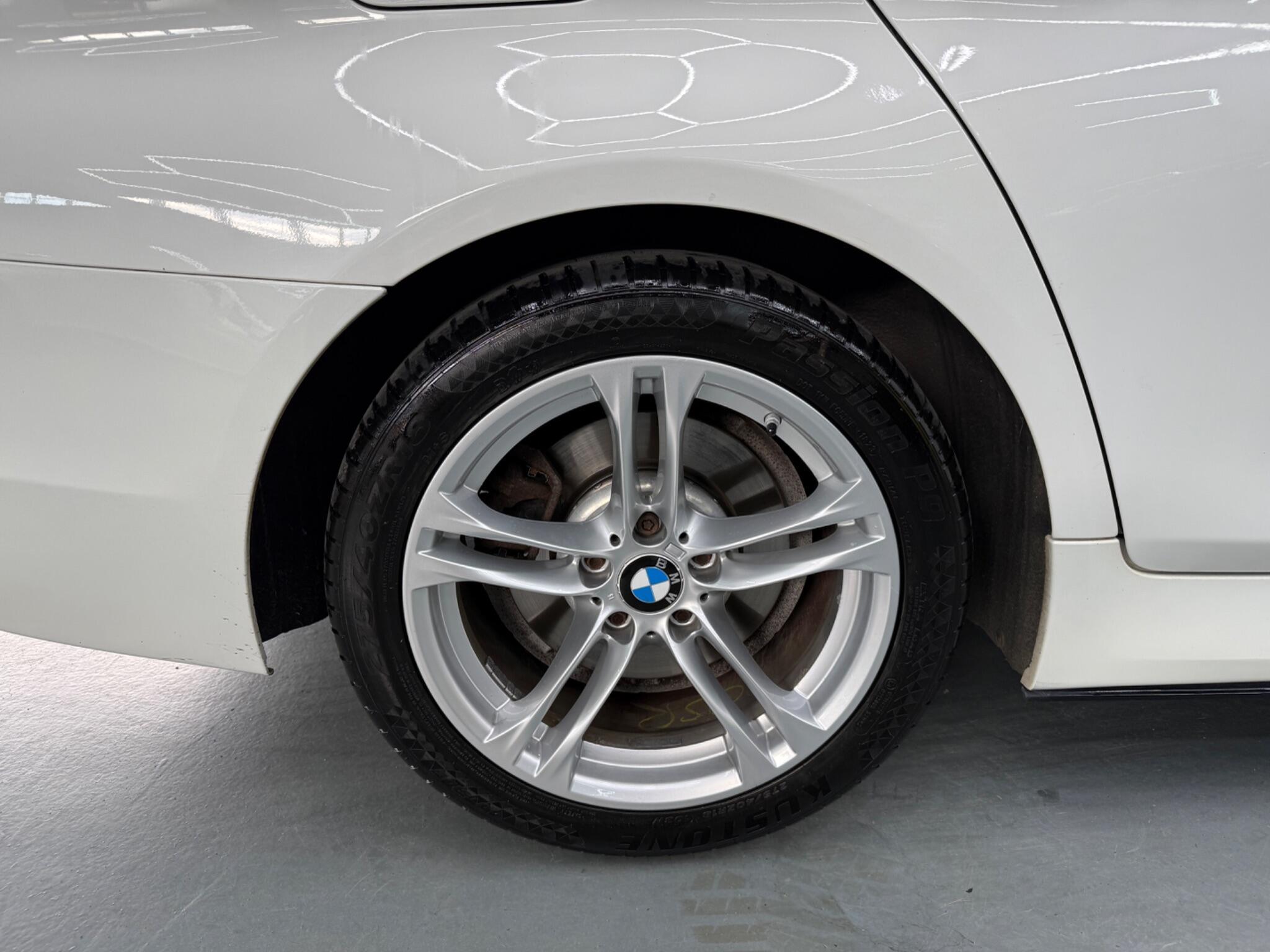 BMW 5 Series - Image 17