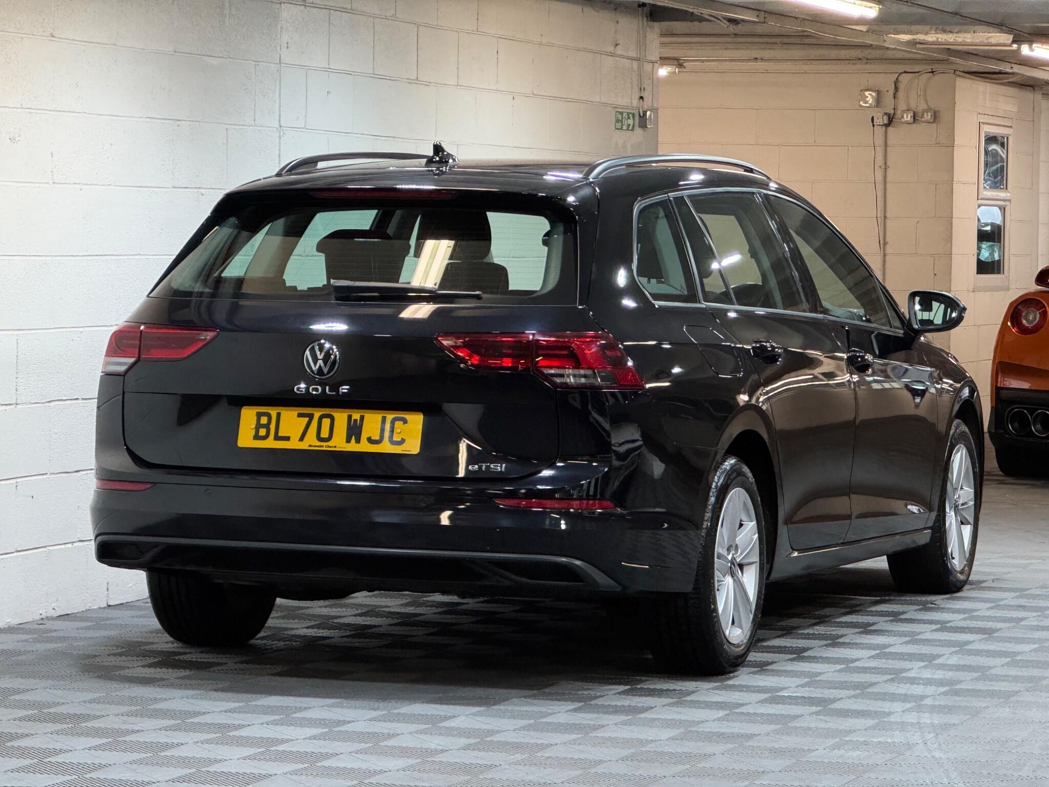 Volkswagen Golf - Image 4