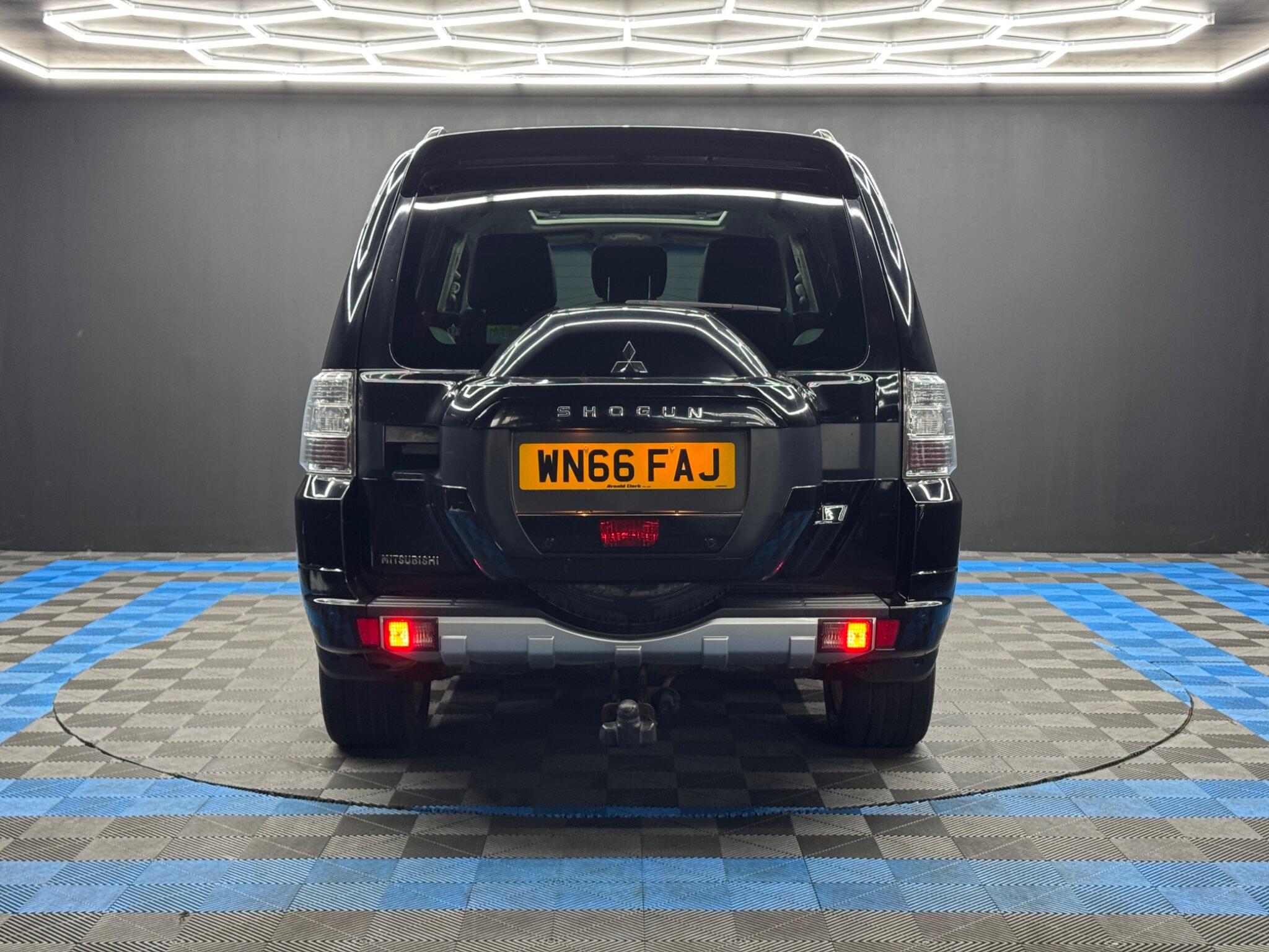 Mitsubishi Shogun - Image 6