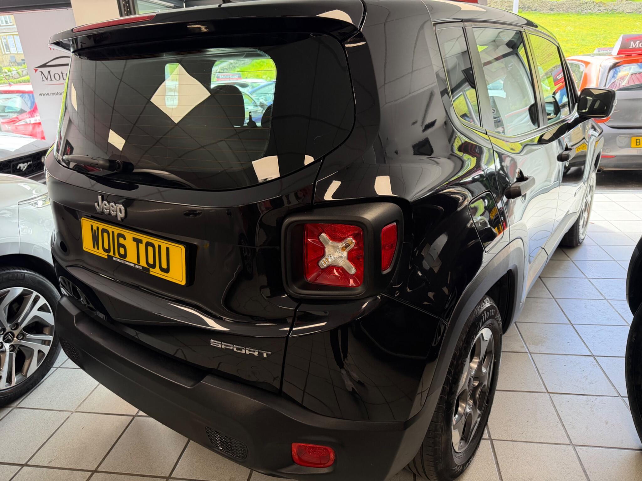 Jeep Renegade - Image 20
