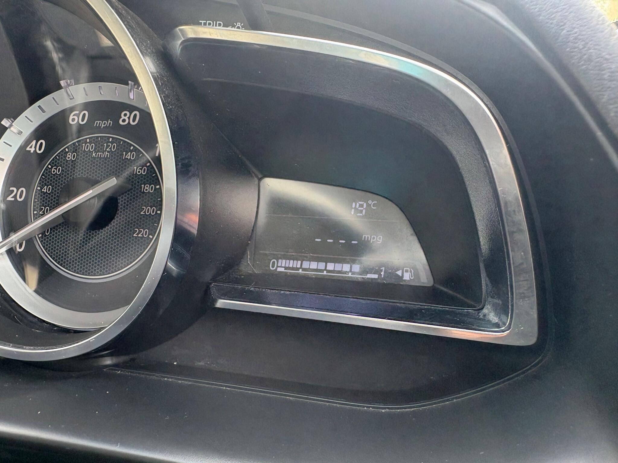 Mazda MAZDA2 - Image 36