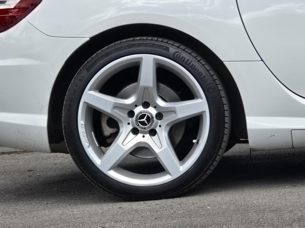 Mercedes SLK - Image 12