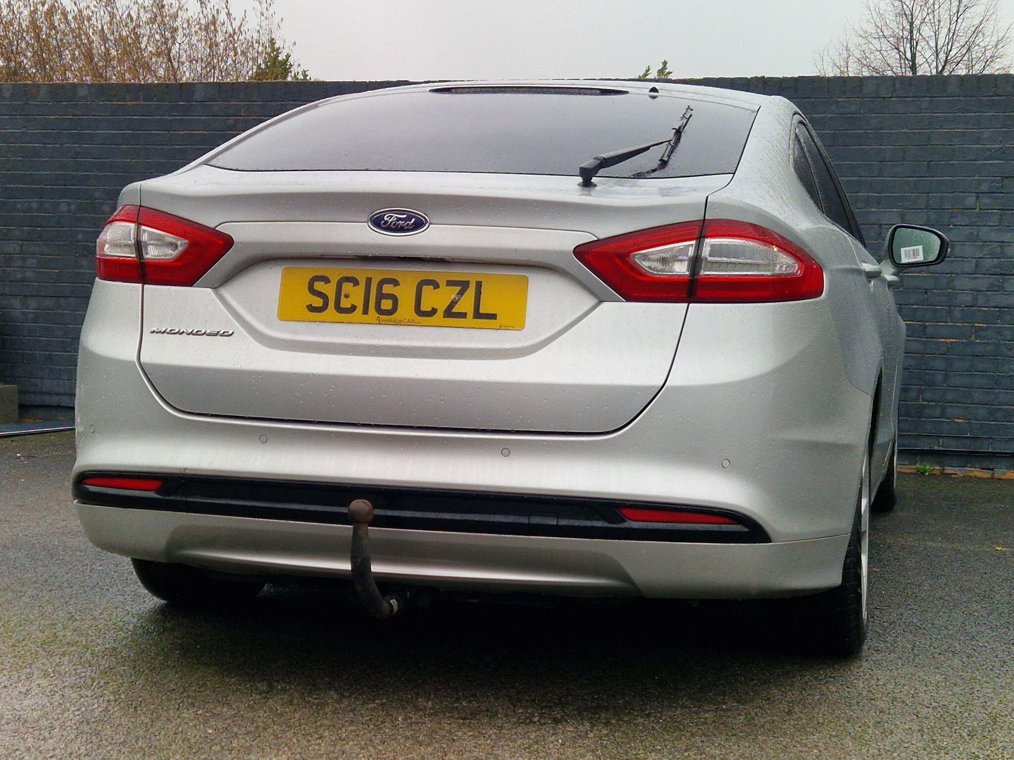 Ford Mondeo - Image 20