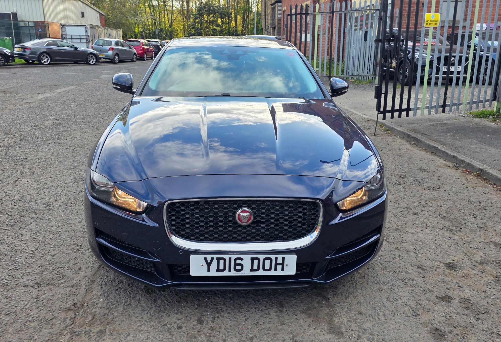 Jaguar XE - Image 2