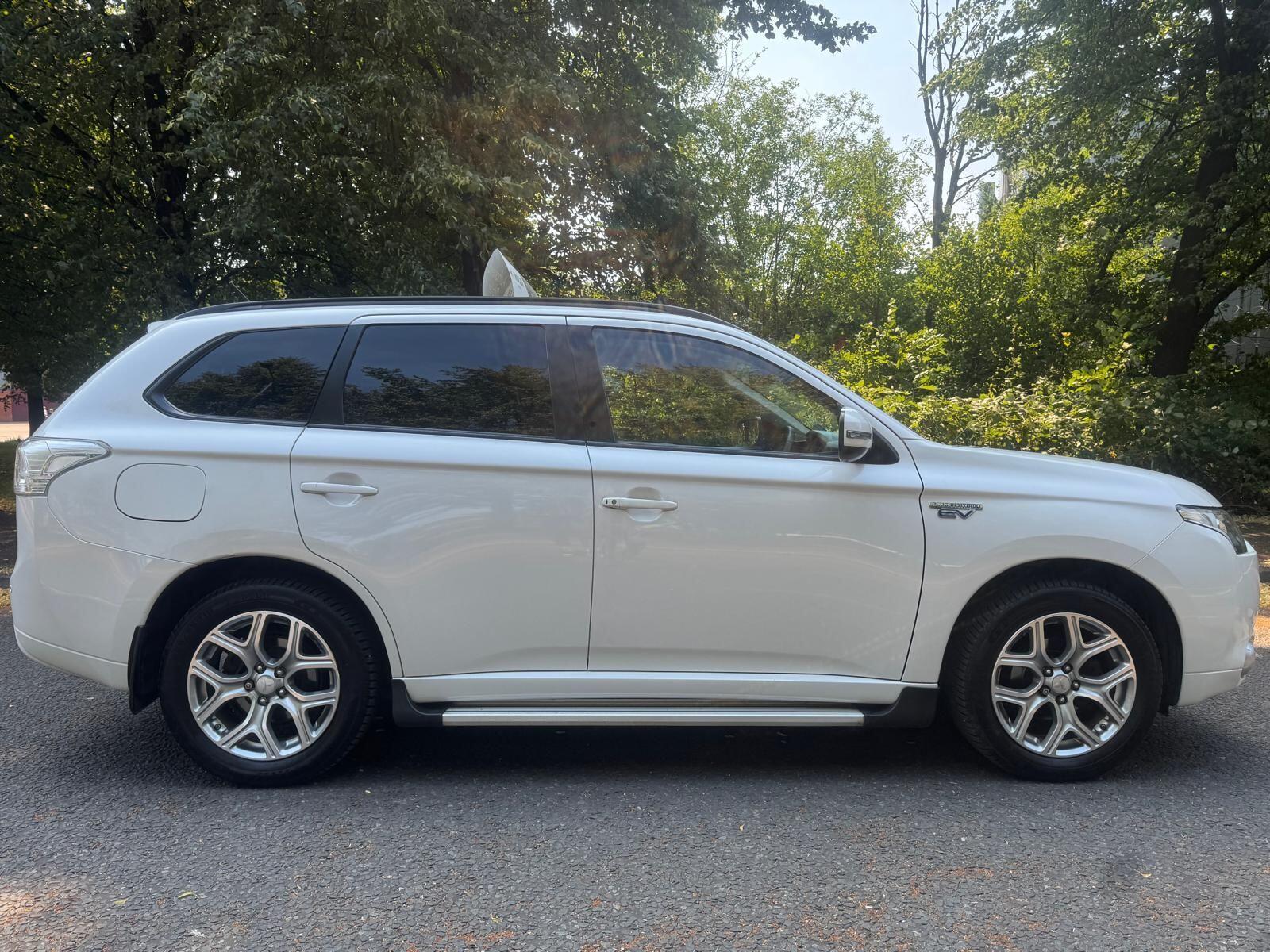 Mitsubishi Outlander - Image 10