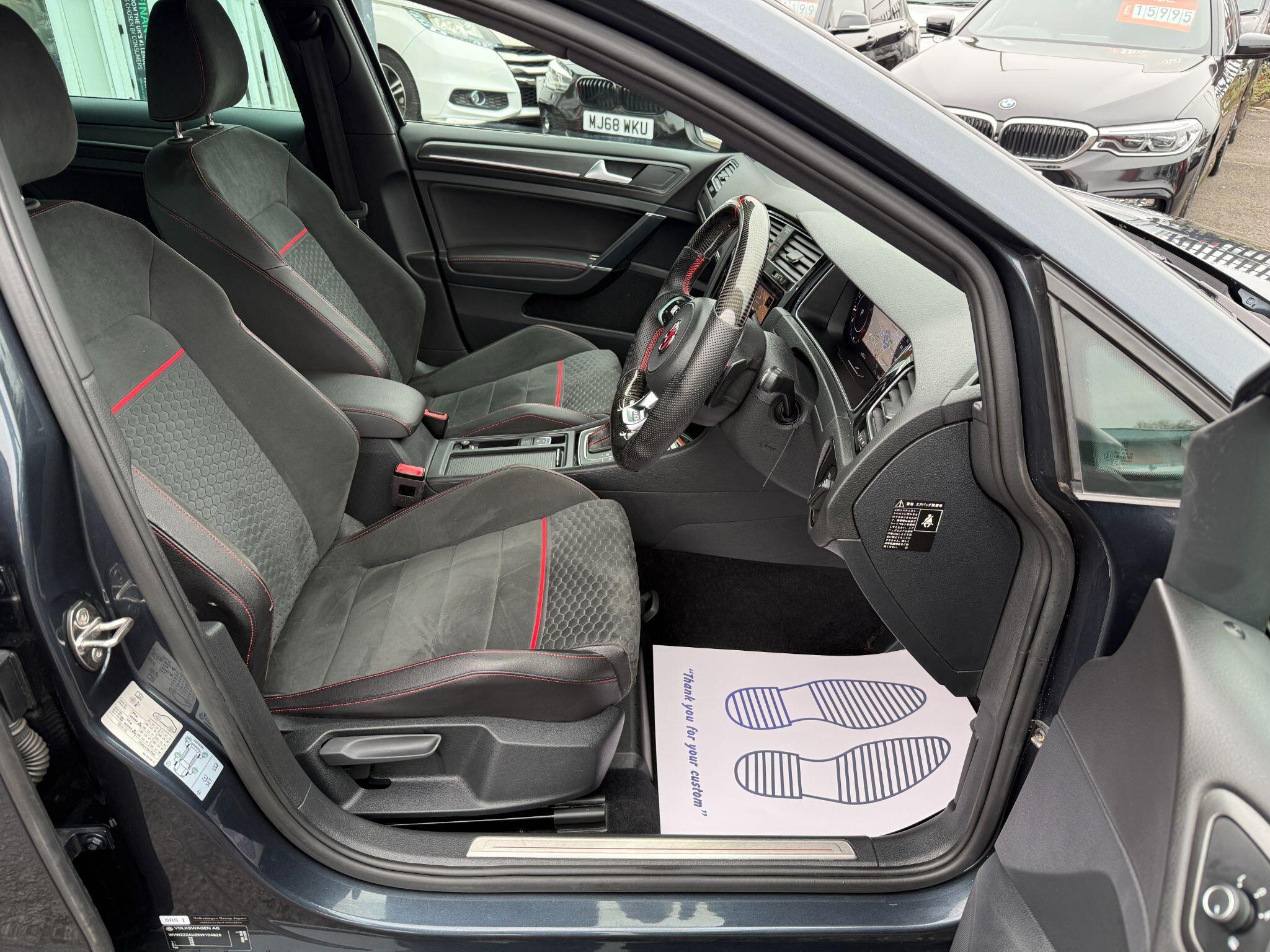 Volkswagen Golf - Image 28