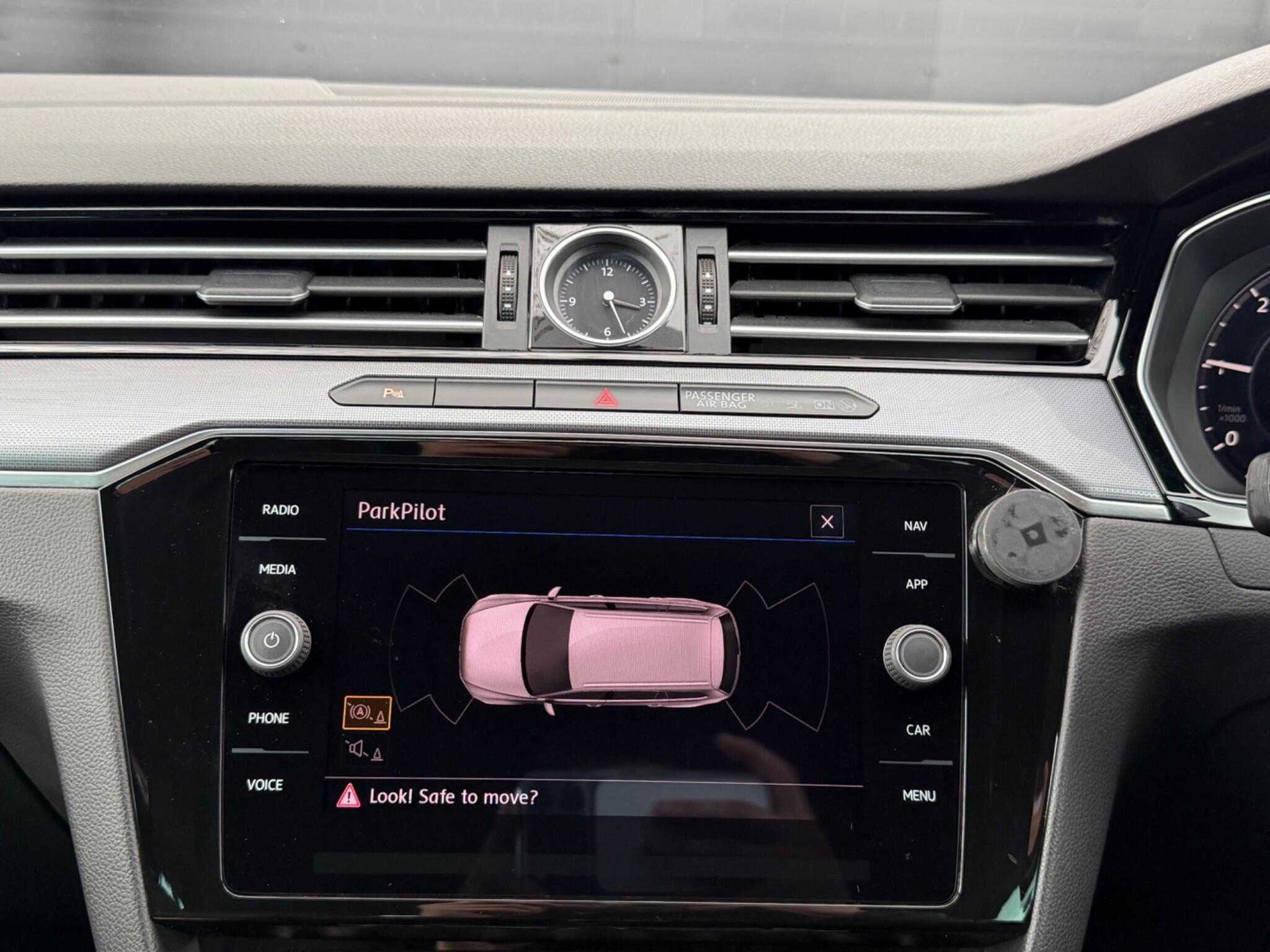 Volkswagen Passat - Image 48