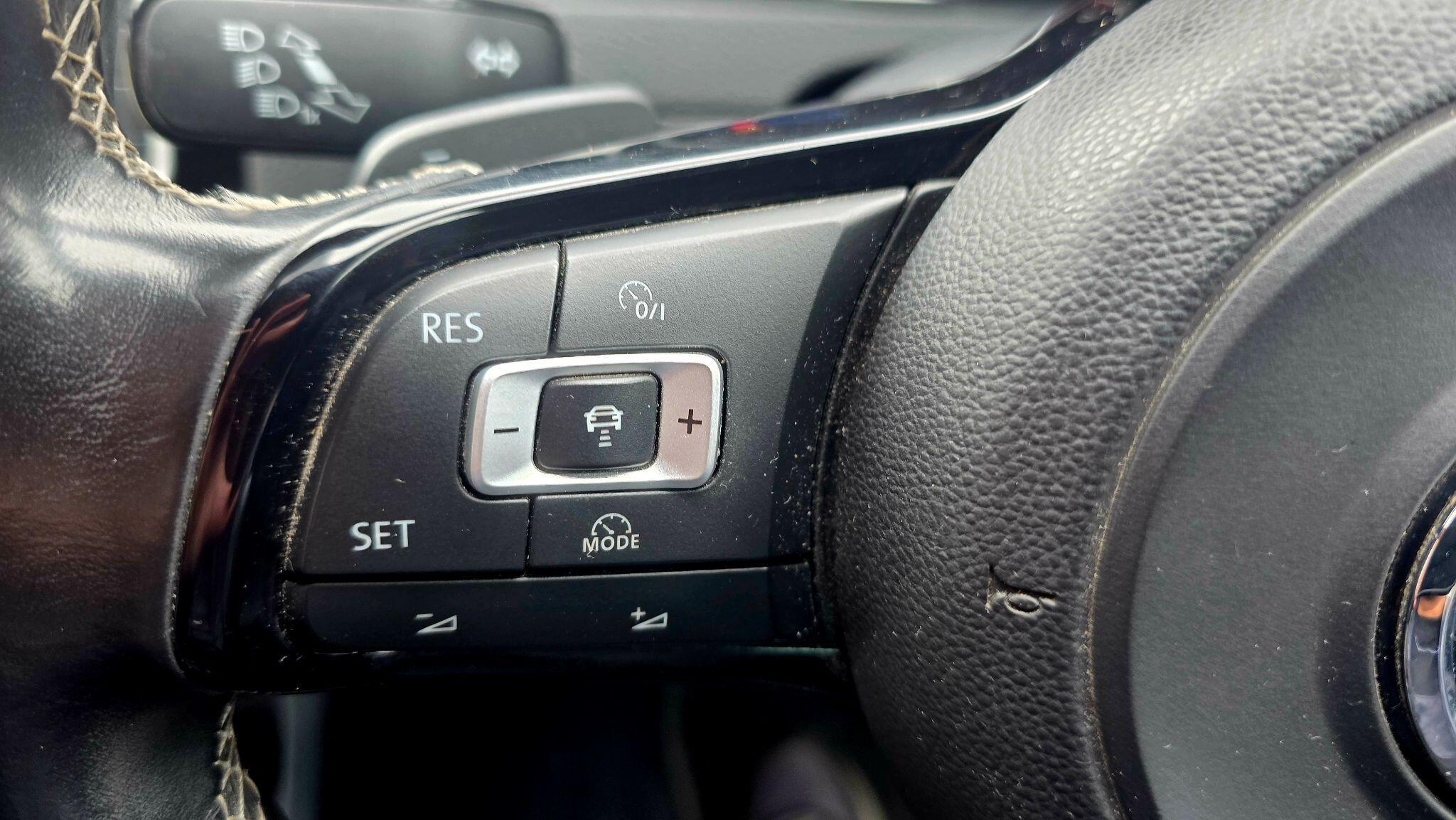 Volkswagen Golf - Image 28