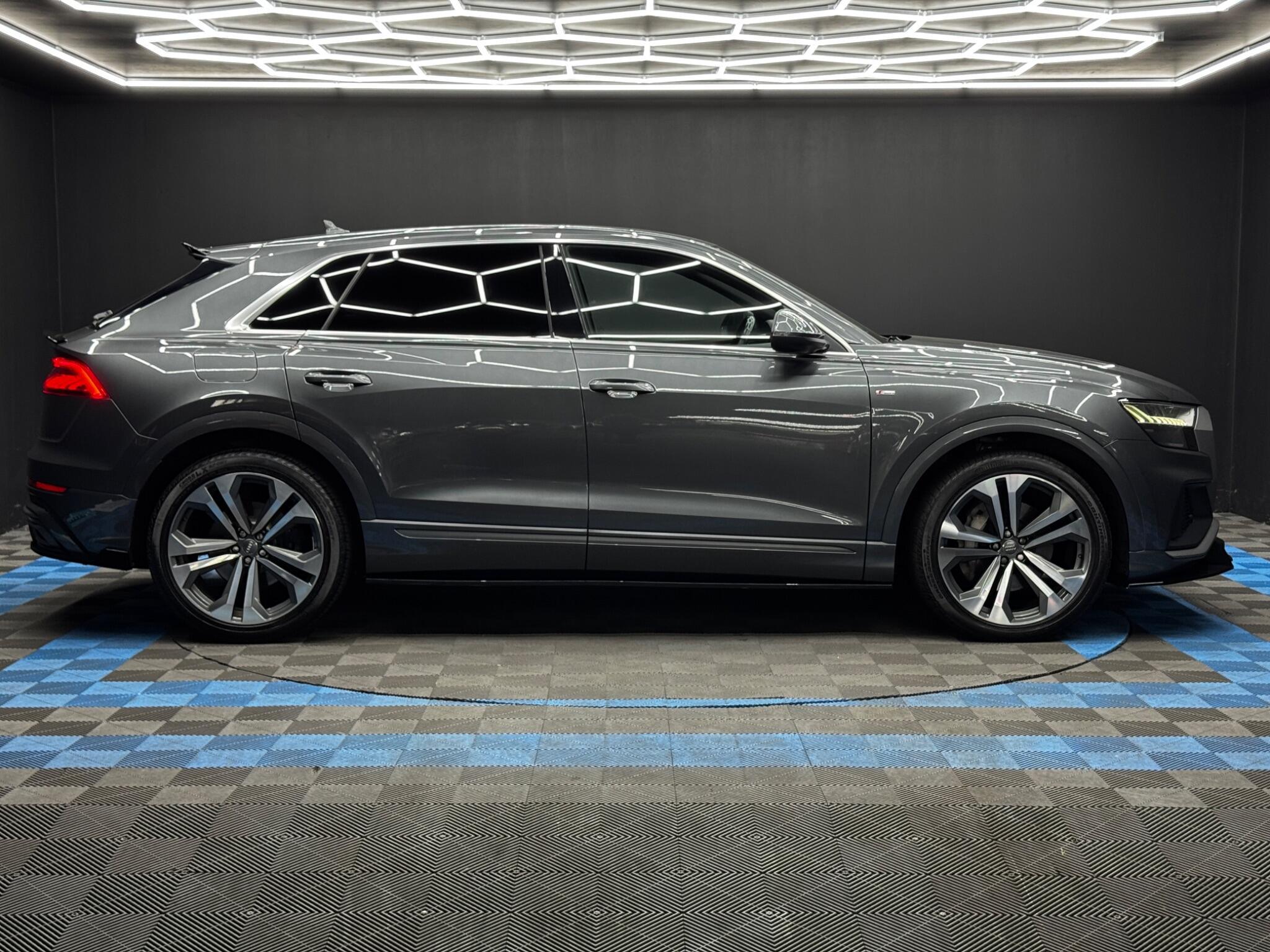 Audi Q8 - Image 4
