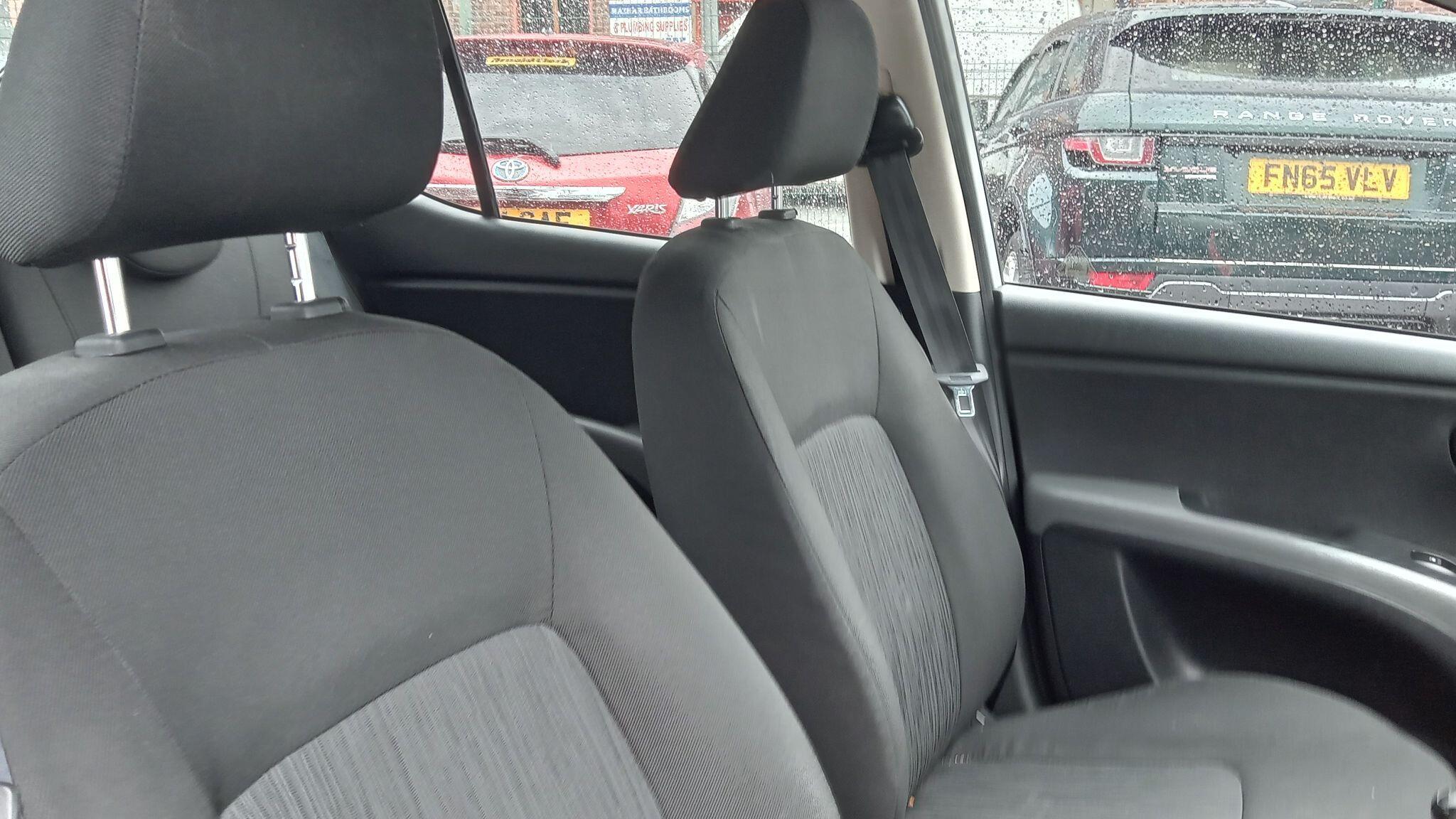 Hyundai i10 - Image 10