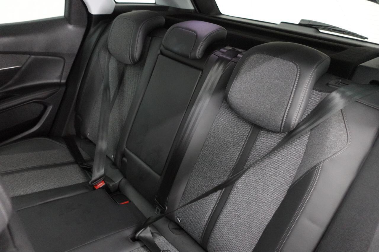 Peugeot 3008 - Image 18