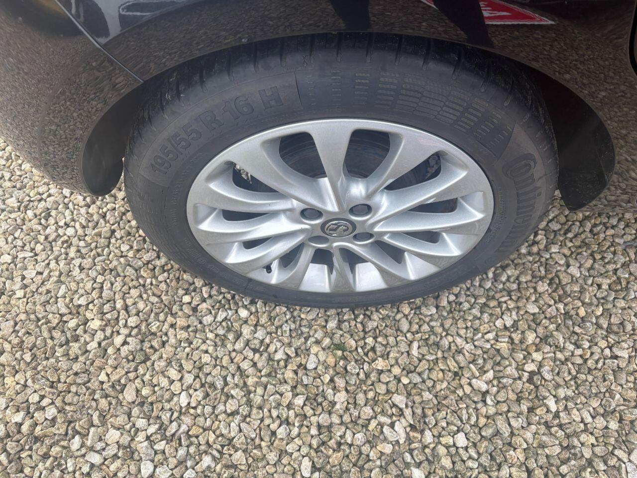 Vauxhall Corsa - Image 19