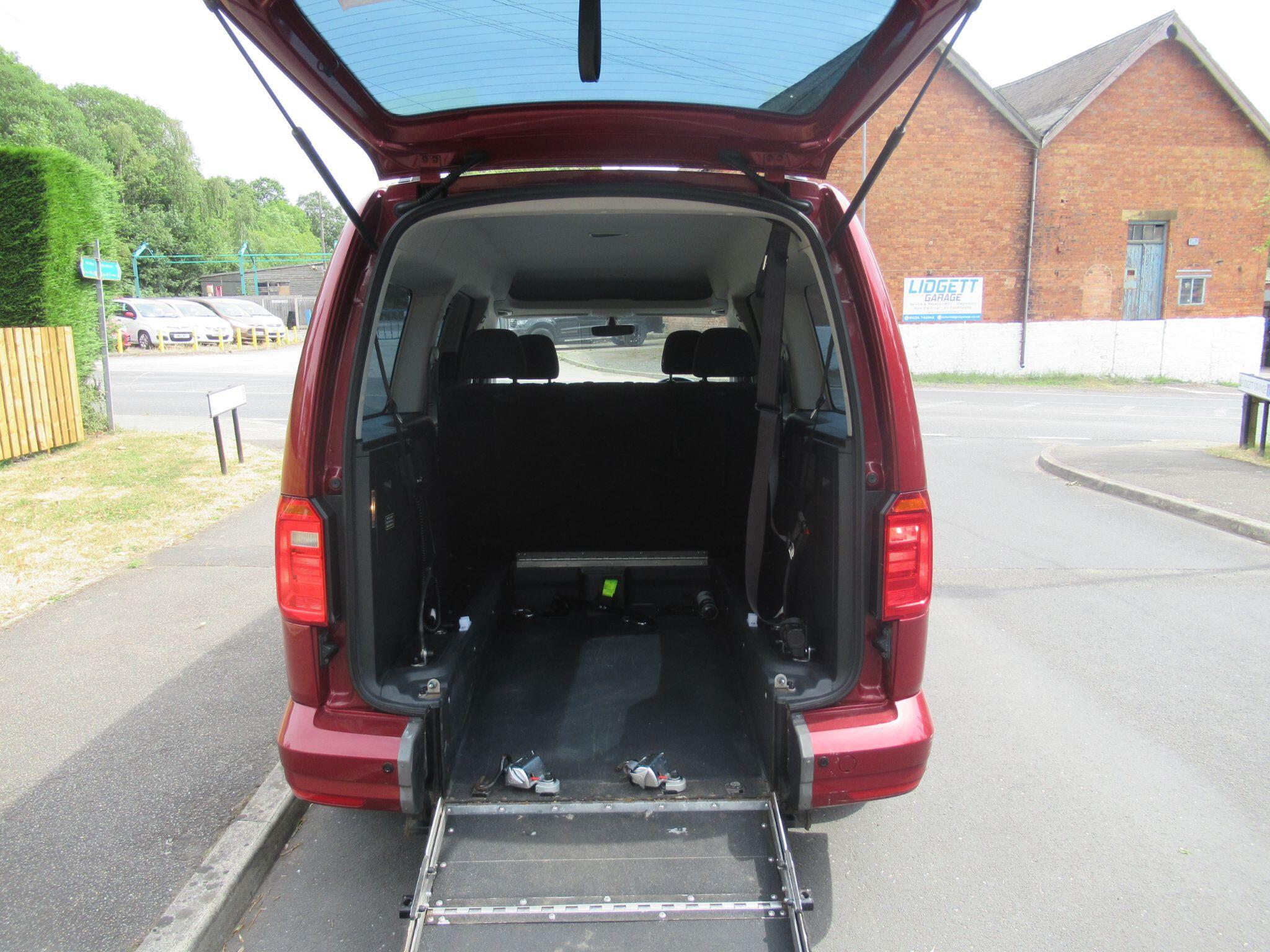 Volkswagen Caddy Maxi Life - Image 18